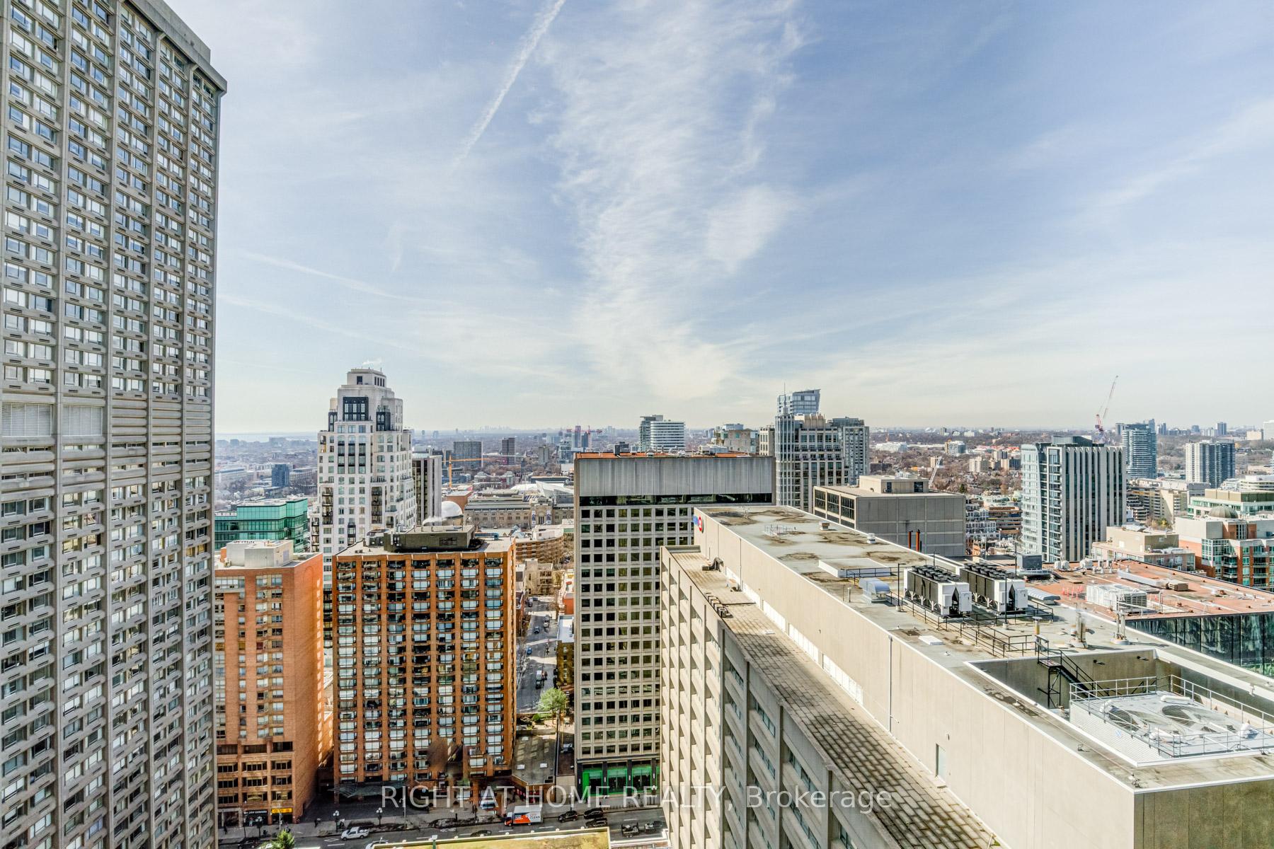 2 Bedrooms Condo at 35 Balmuto,  Toronto For sale