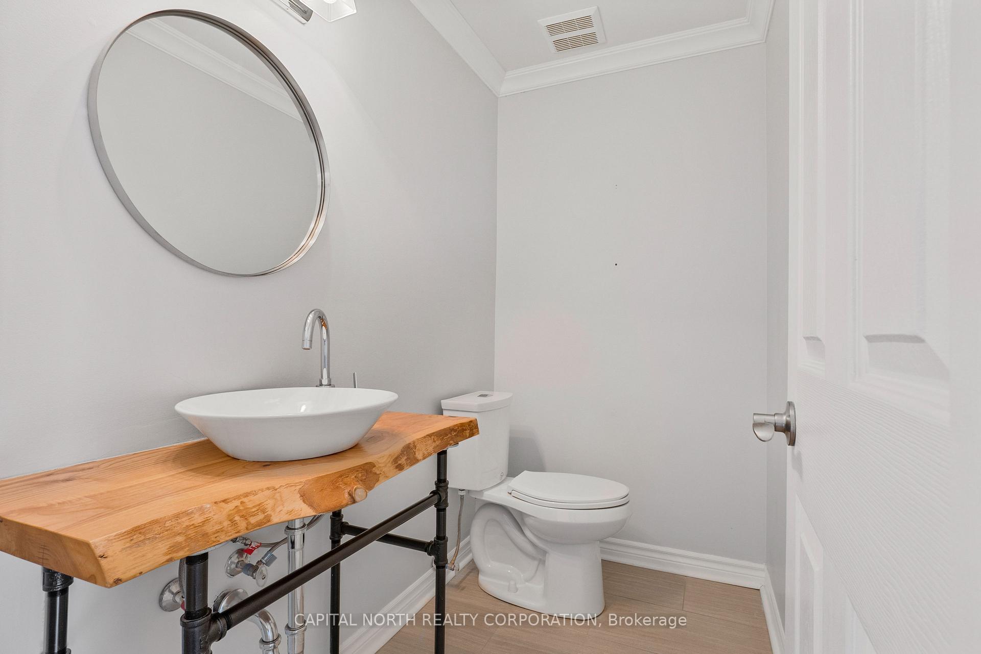 3 Bedrooms Condo at 51 Halton, Toronto For sale