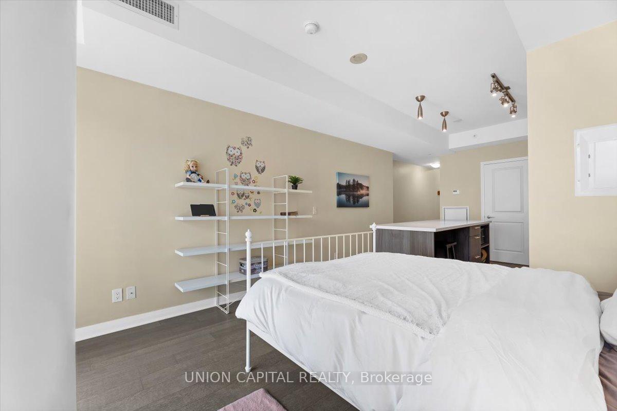 Condo at 8 Mercer, Toronto For sale