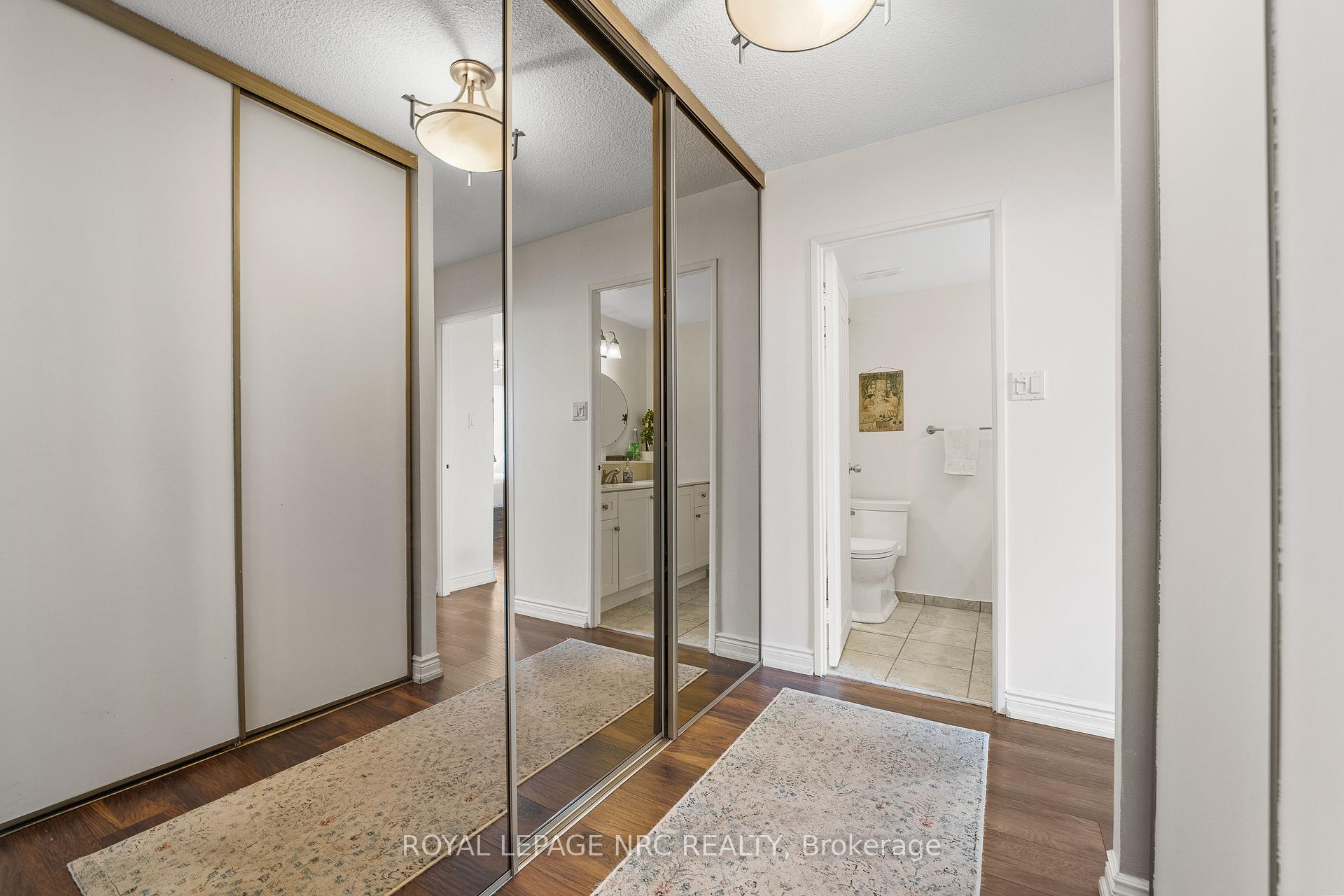 2 Bedrooms Condo at 500 GREEN, Hamilton For sale