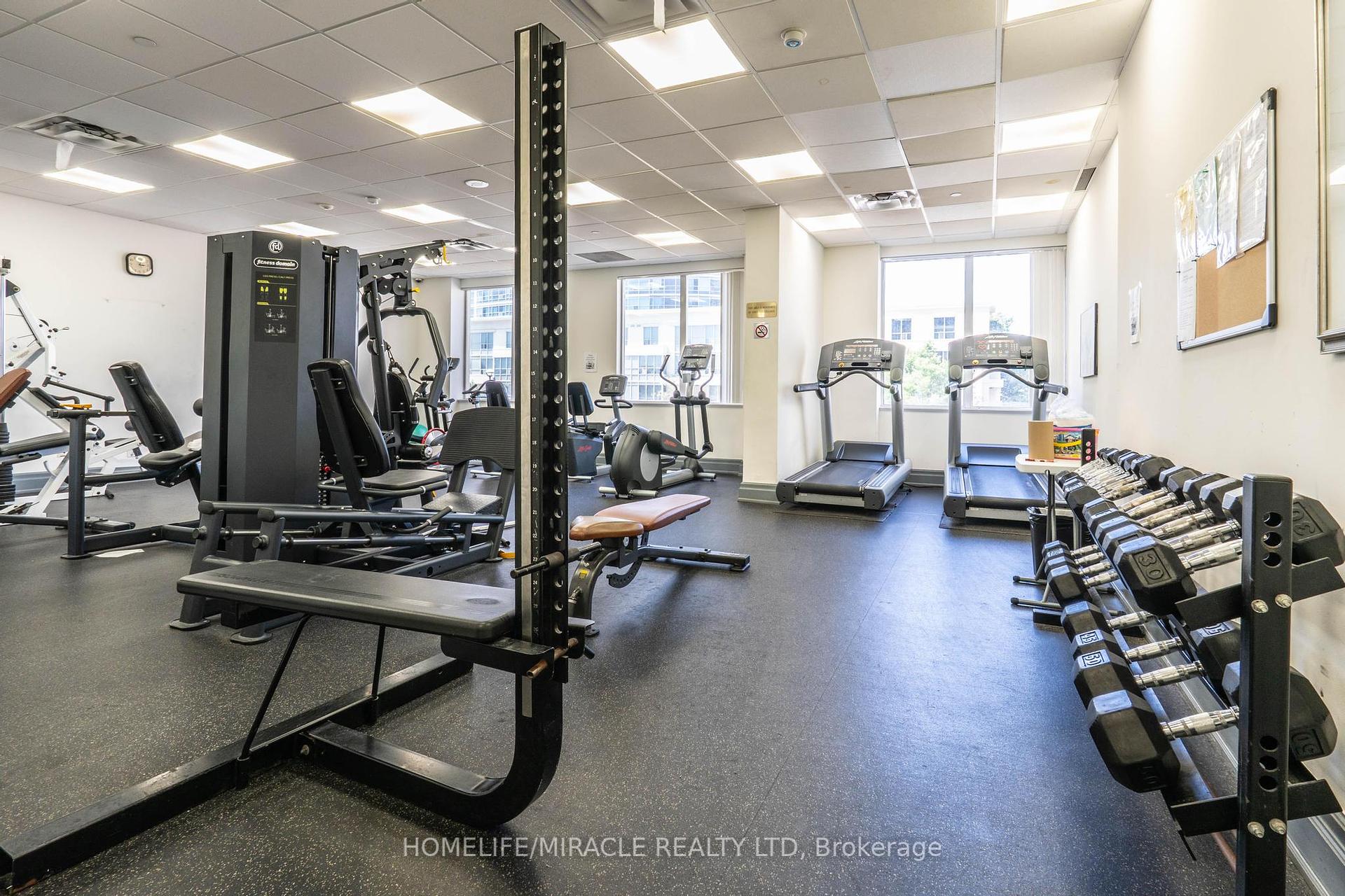 2 Bedrooms Condo at 1 Lee Centre, Toronto For sale