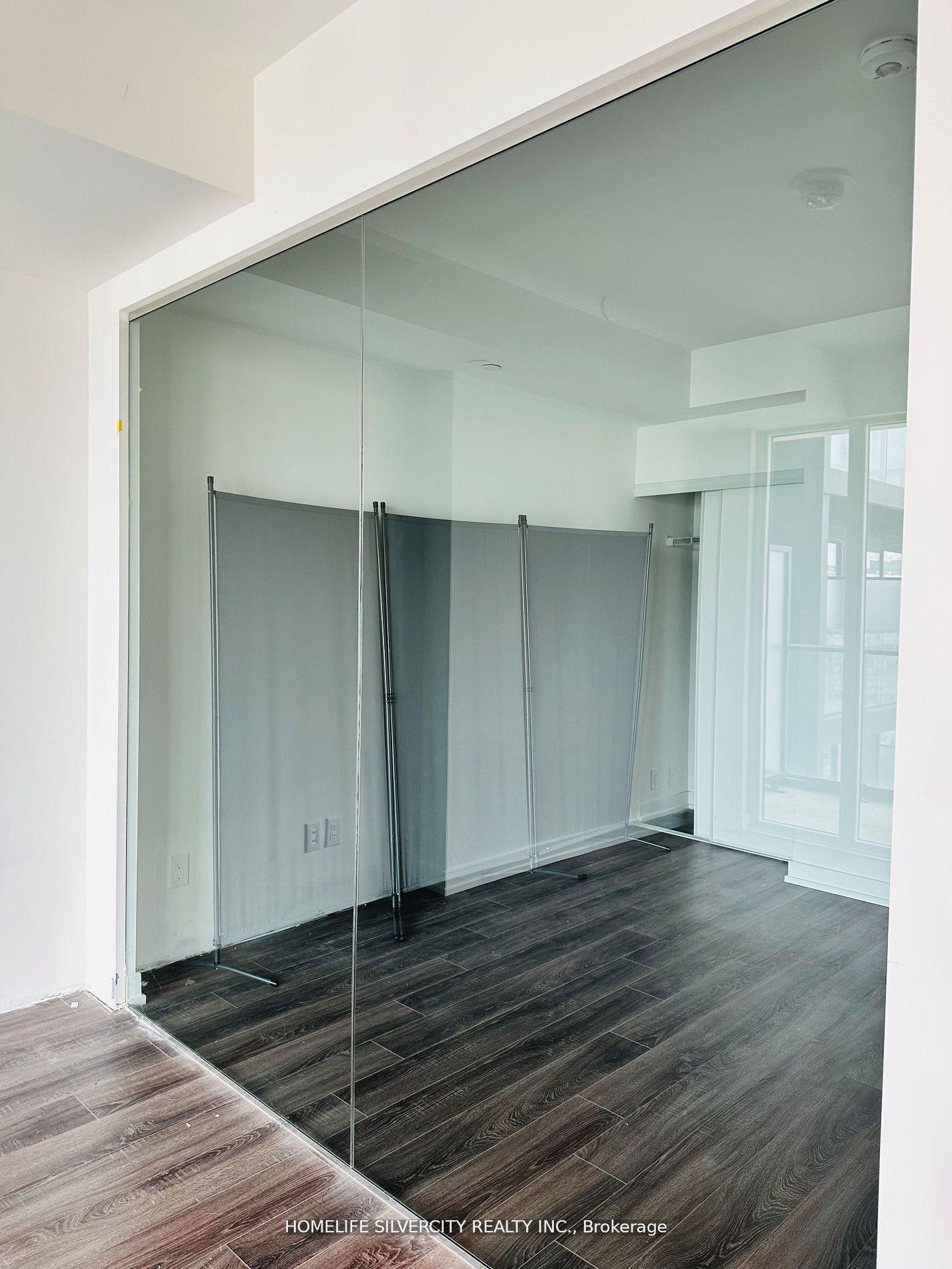 2 Bedrooms Condo at 20 Edward, Toronto For sale