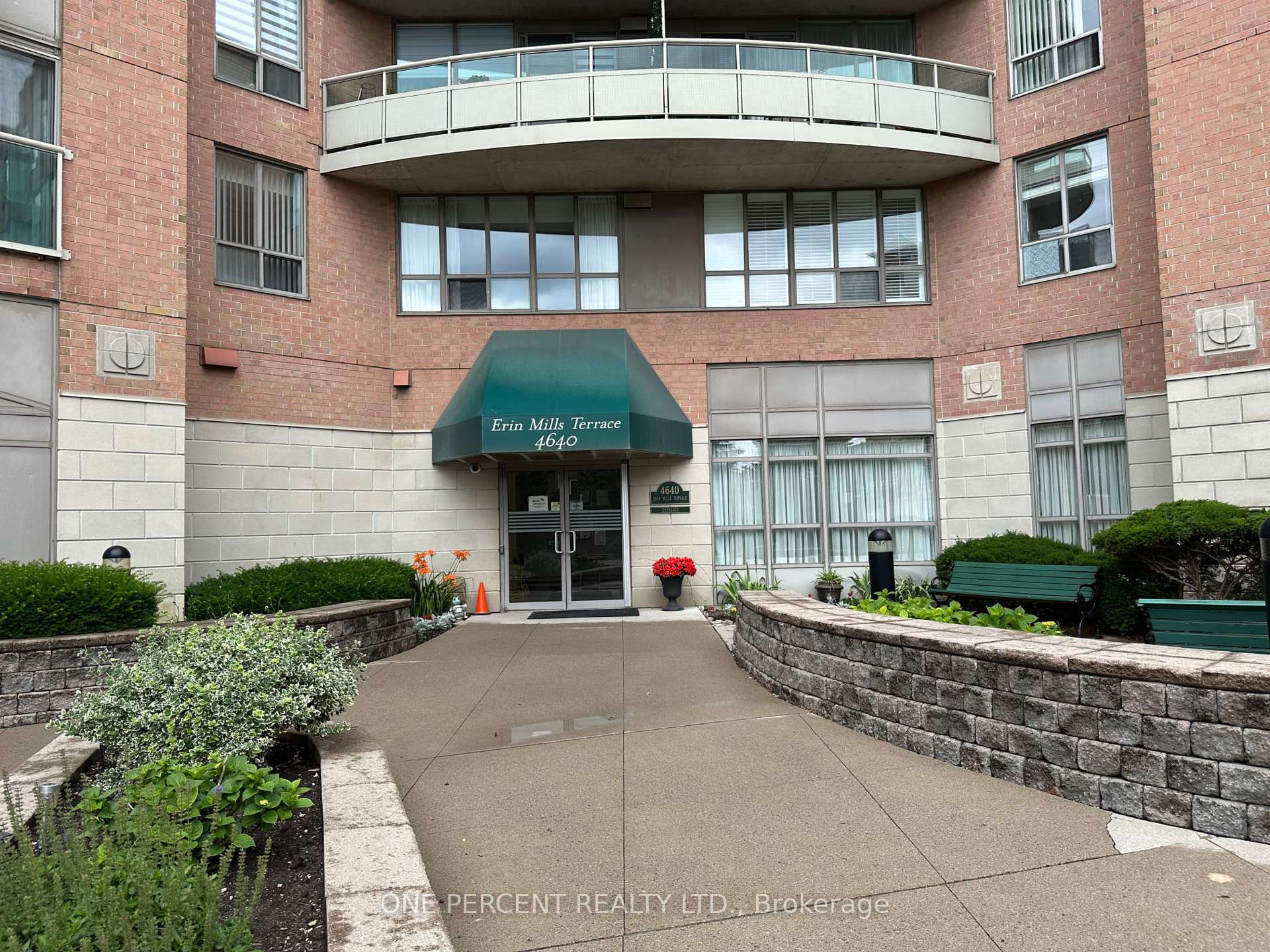 1 Bedroom Condo at 4640 Kimbermount, Mississauga For sale