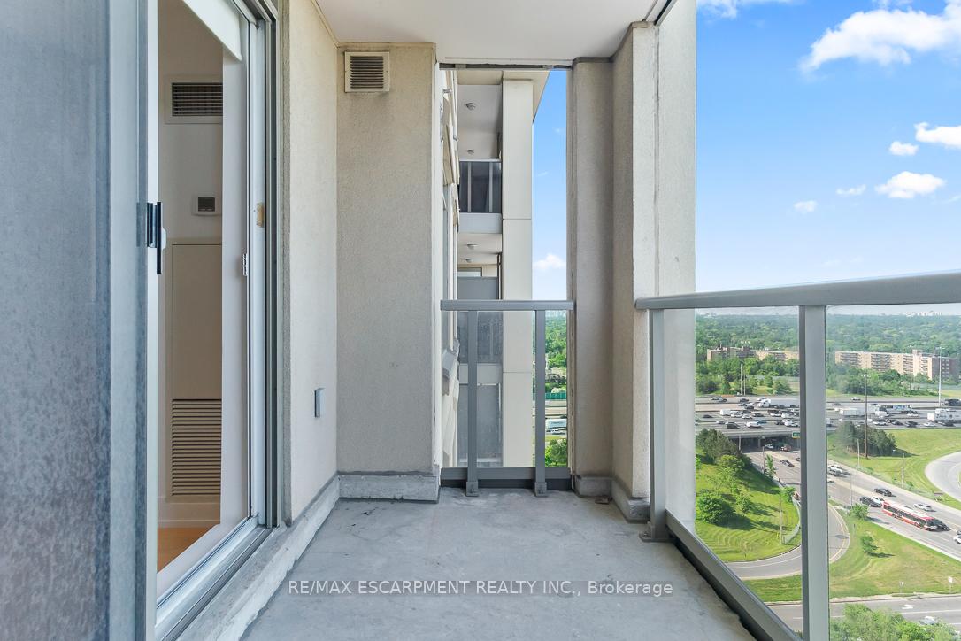 1 Bedroom Condo at 18 Kenaston, Toronto For sale