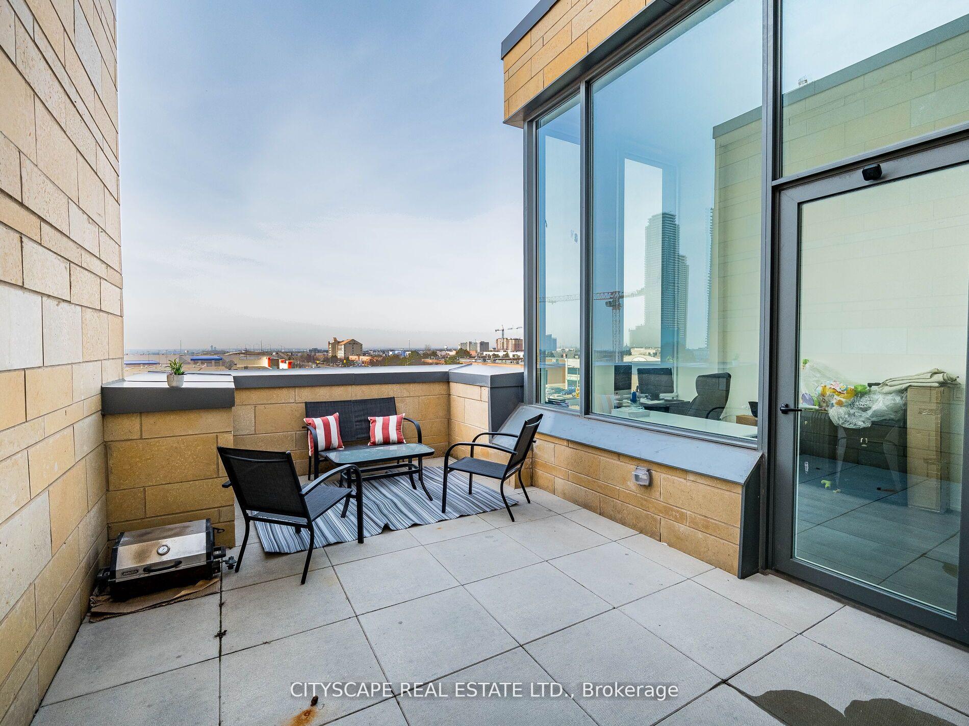4 Bedrooms Condo at 9 Buttermill, Vaughan For sale