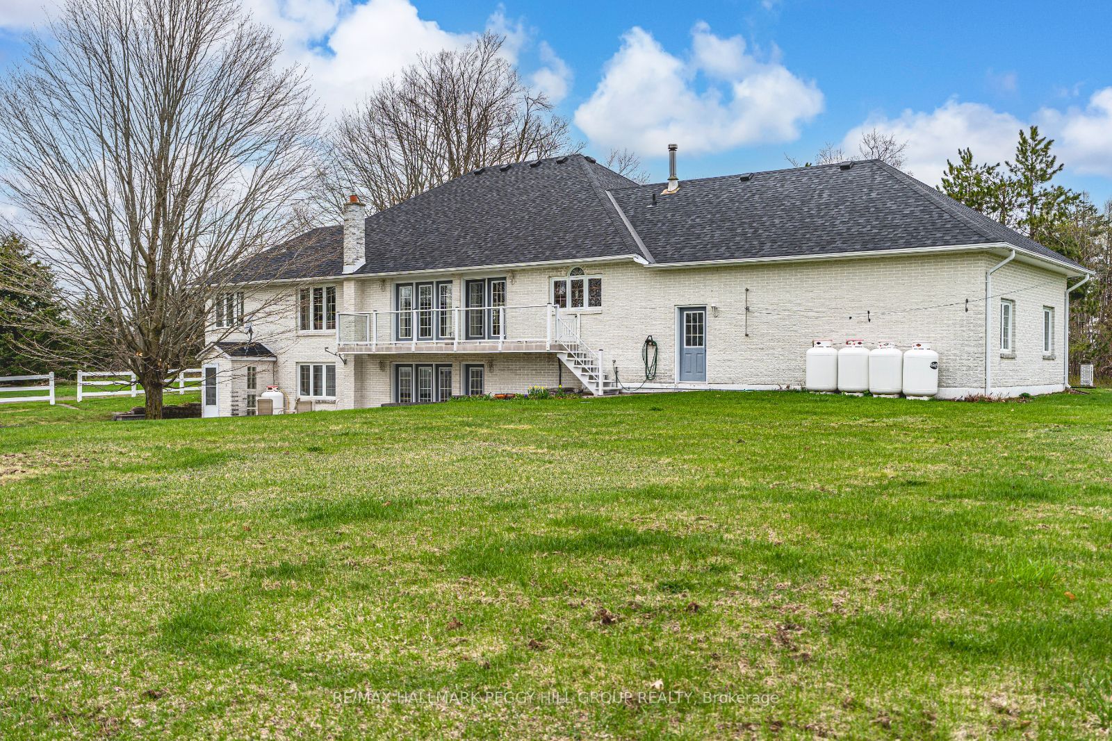 1331 Flos Road 3 E