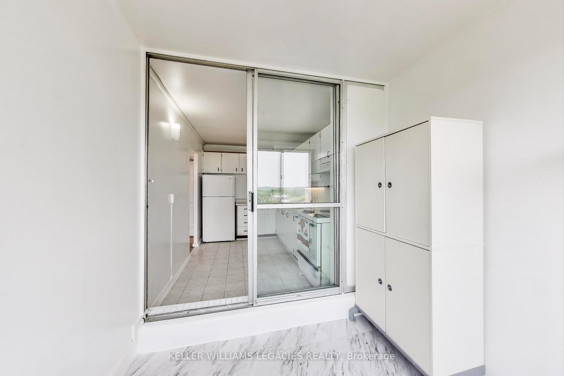 2 Bedrooms Condo at 715 Don Mills, Toronto For sale