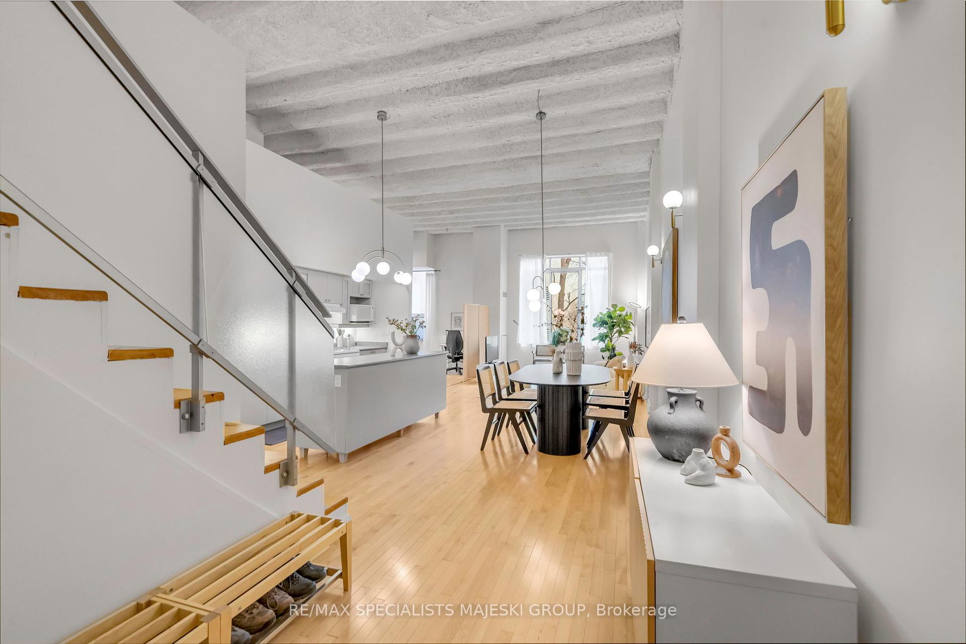 3 Bedrooms Condo at 21 Nassau,  Toronto For sale