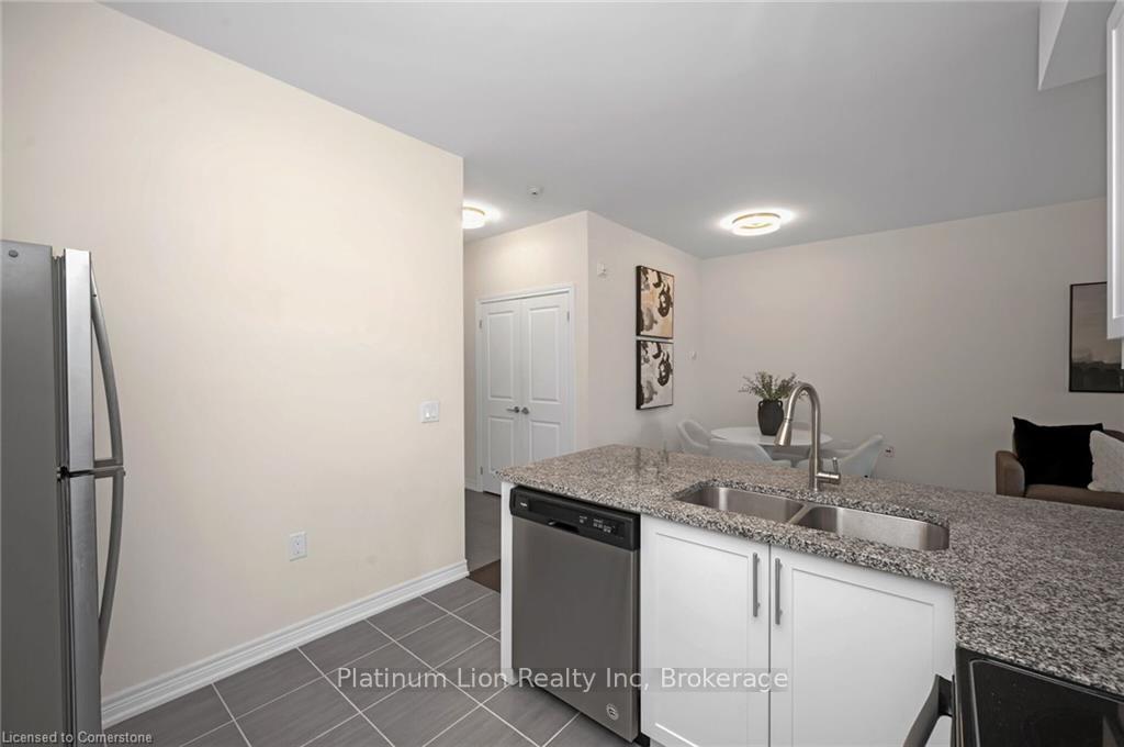 2 Bedrooms Condo at 2375 Bronte, Oakville For sale