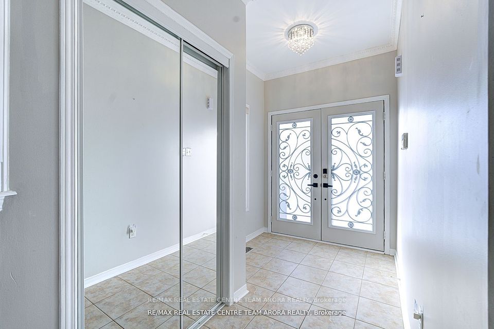 15 Roundstone Drive, Brampton, ON L6X 0K7