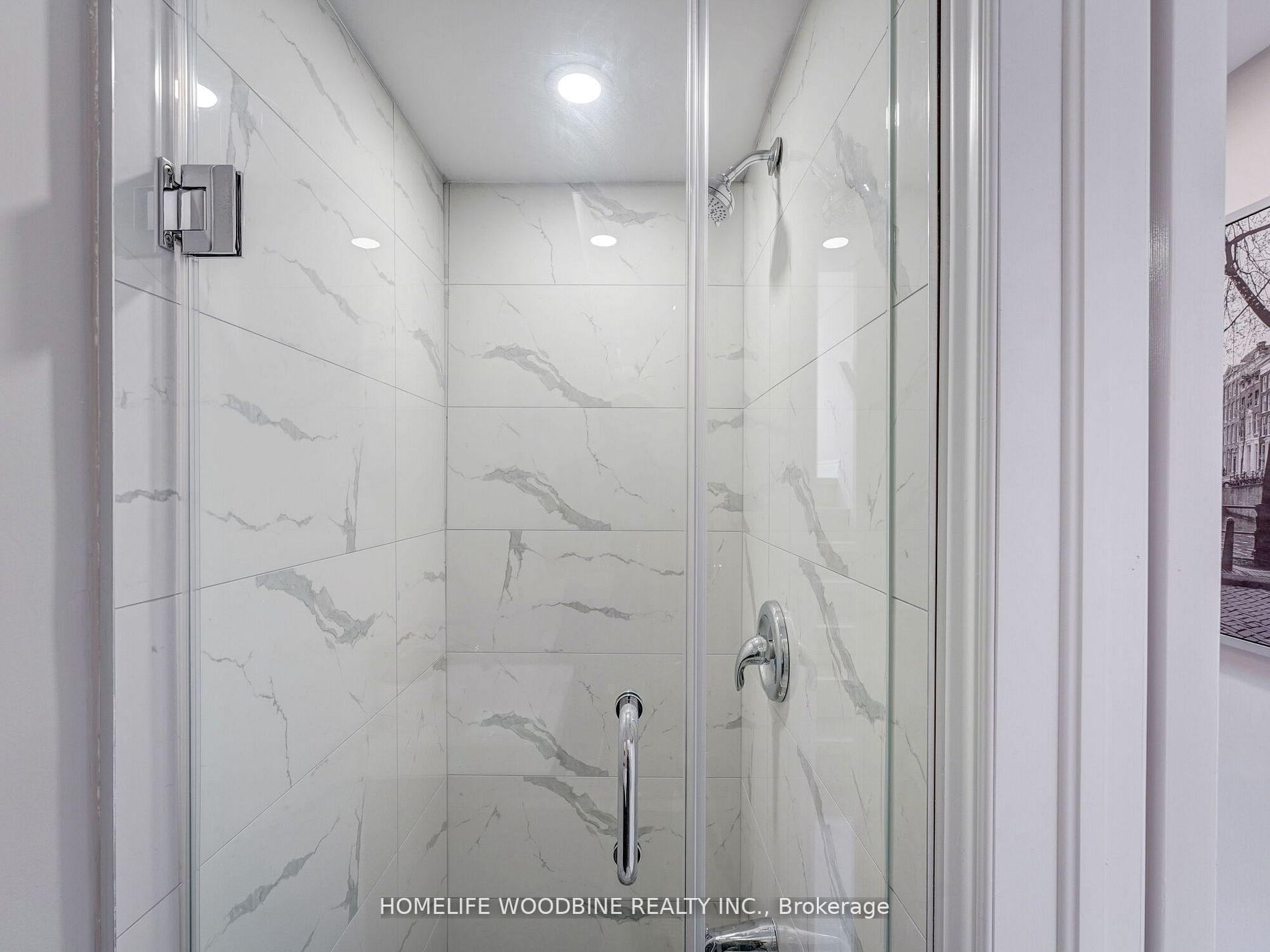 3 Bedrooms Condo at 121 Centennial,  Toronto For sale