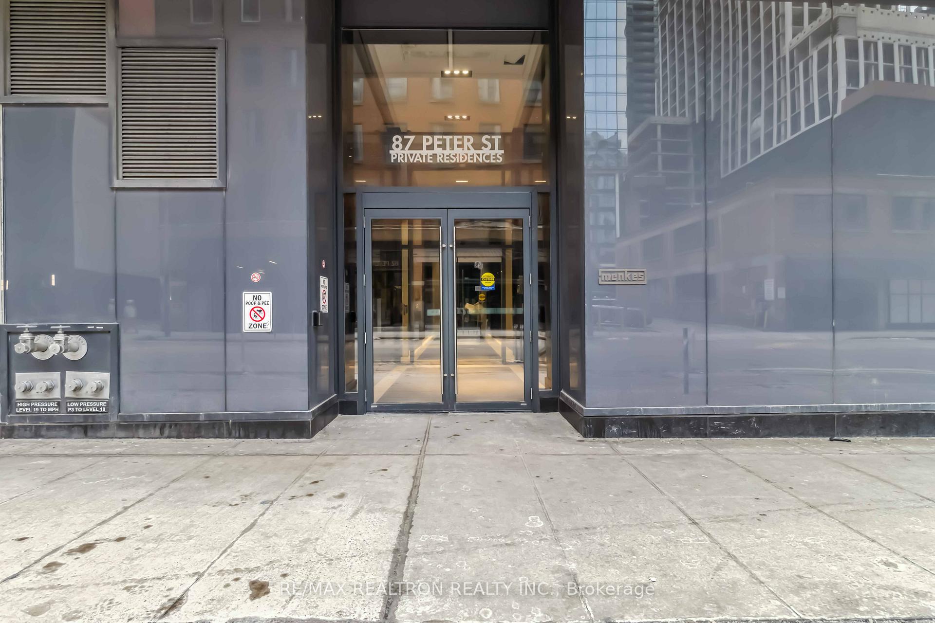 1 Bedroom Condo at 87 Peter,  Toronto For sale