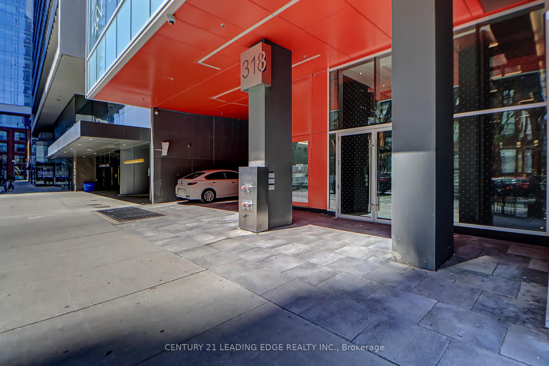 3 Bedrooms Condo at 318 Richmond,  Toronto For sale