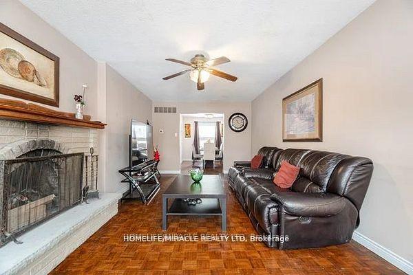 4 Bedrooms Condo at 7080 Copenhagen, Mississauga For sale