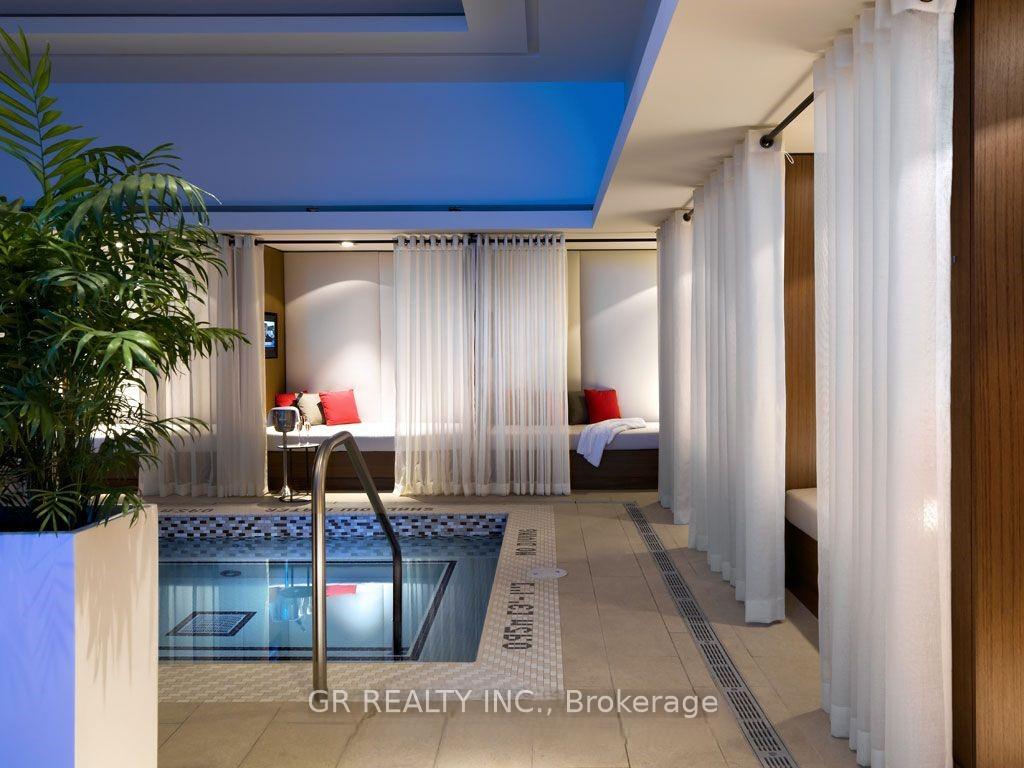 3 Bedrooms Condo at 180 University,  Toronto For sale
