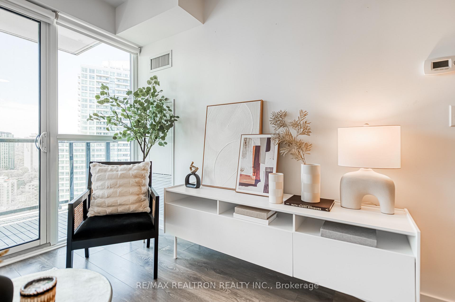 1 Bedroom Condo at 159 Wellesley,  Toronto For sale