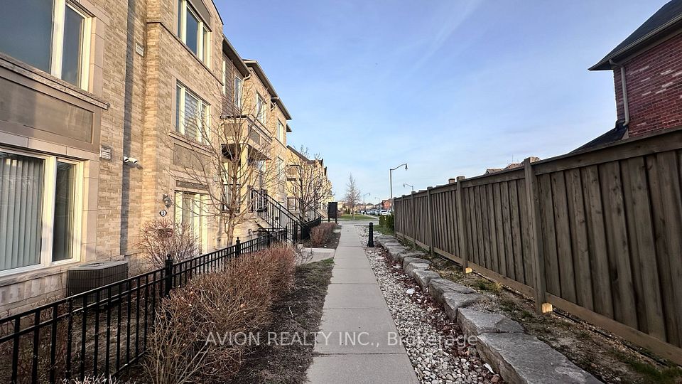#6 - 60 Fairwood Circle, Brampton, ON L6R 0Y6