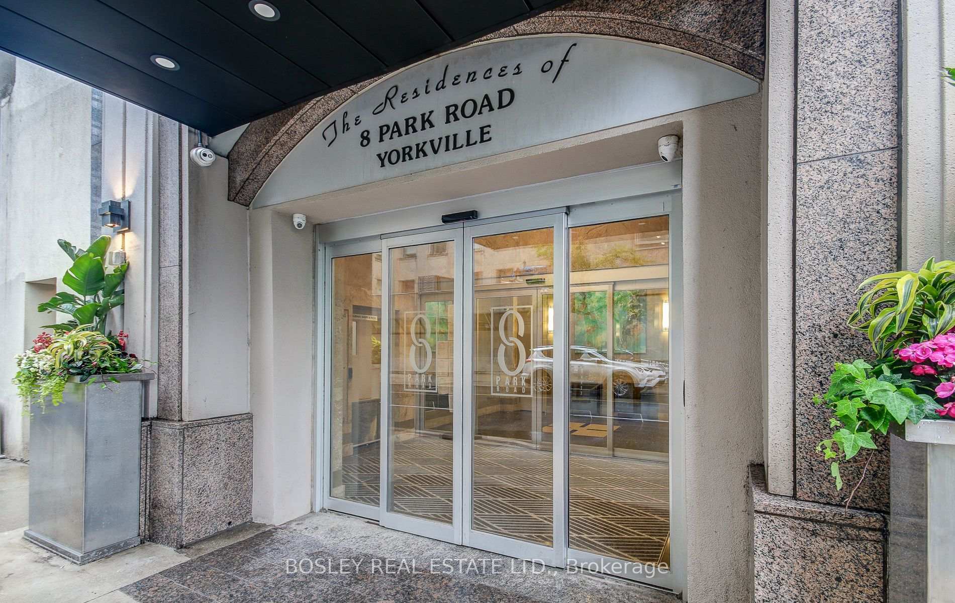 2 Bedrooms Condo at 8 Park, Toronto For sale