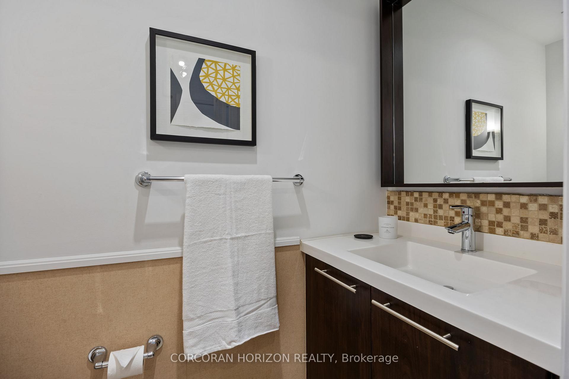 4 Bedrooms Condo at 9 Oakburn, Toronto For sale
