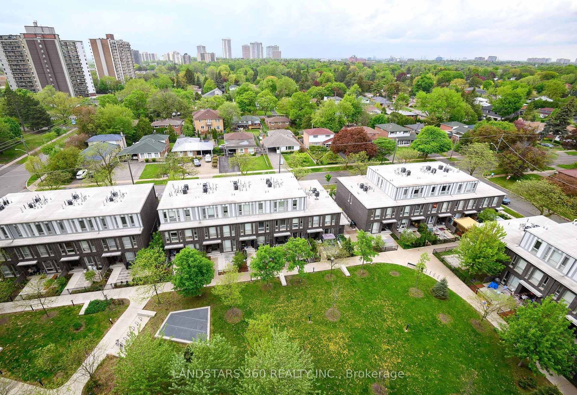 2 Bedrooms Condo at 150 Fairview Mall, Toronto For sale