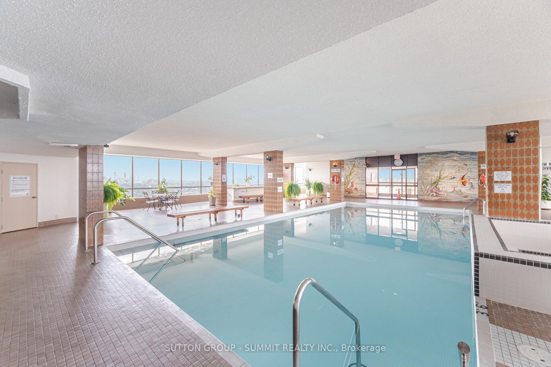 3 Bedrooms Condo at 1333 Bloor, Mississauga For sale