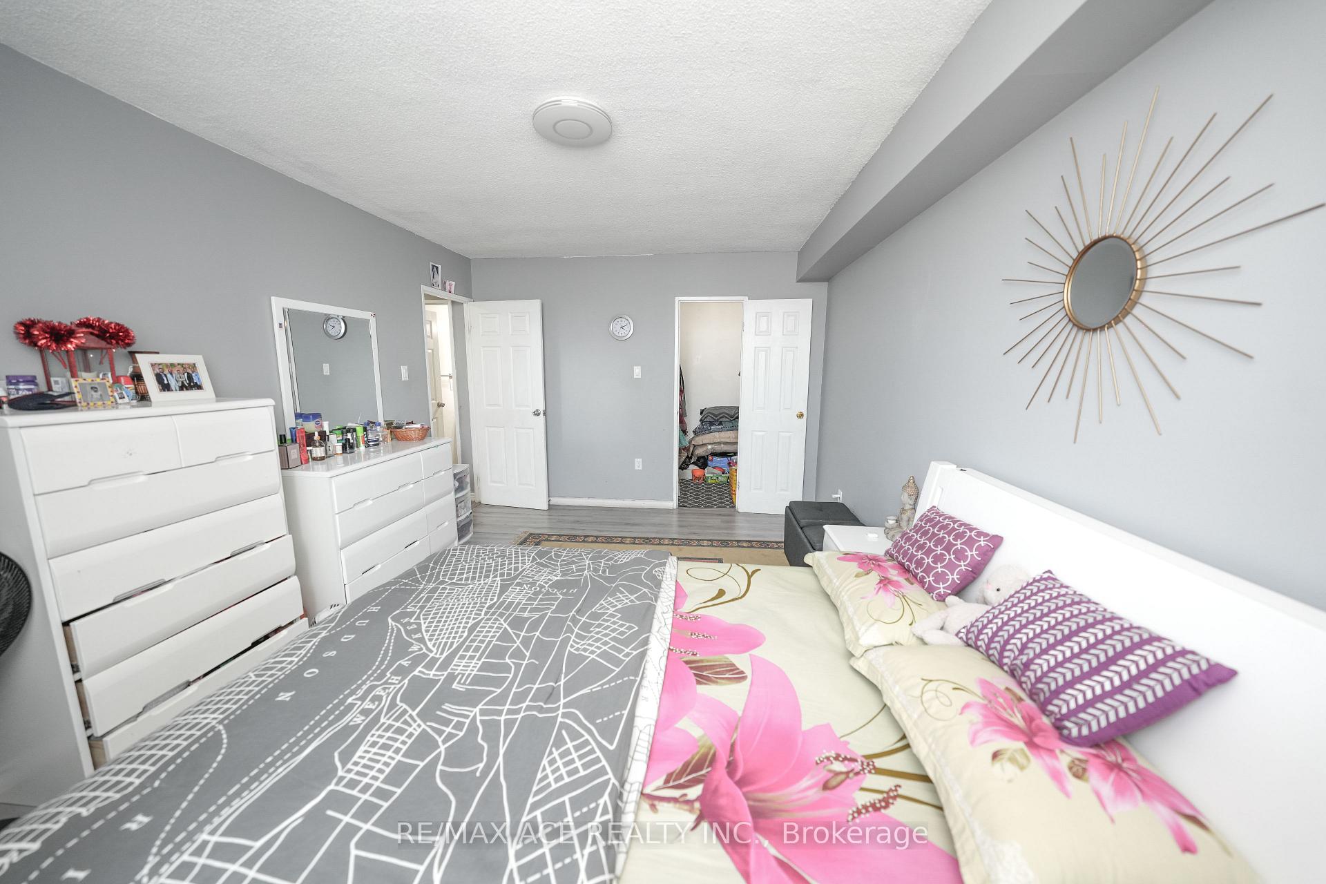 2 Bedrooms Condo at 301 Prudential, Toronto For sale
