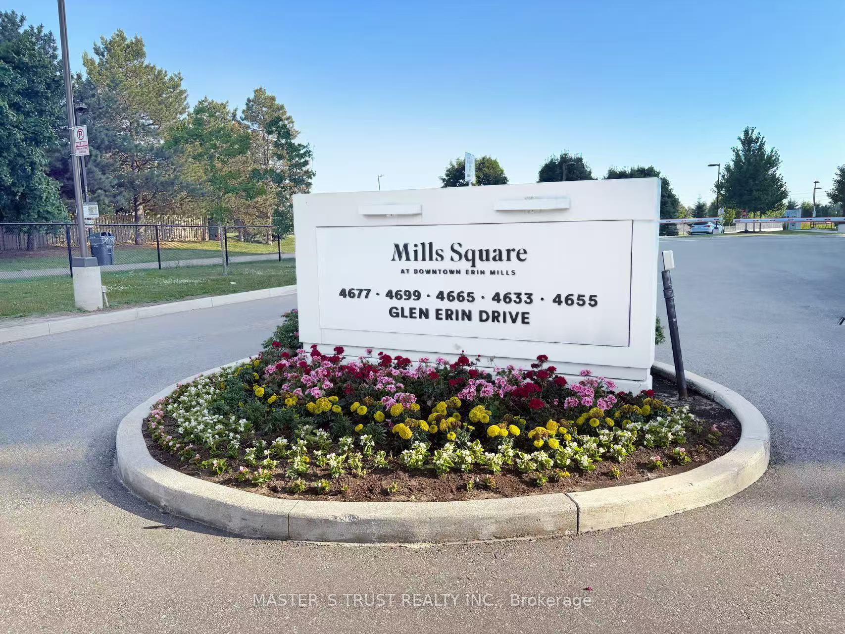 2 Bedrooms Condo at 4699 Glen Erin, Mississauga For sale