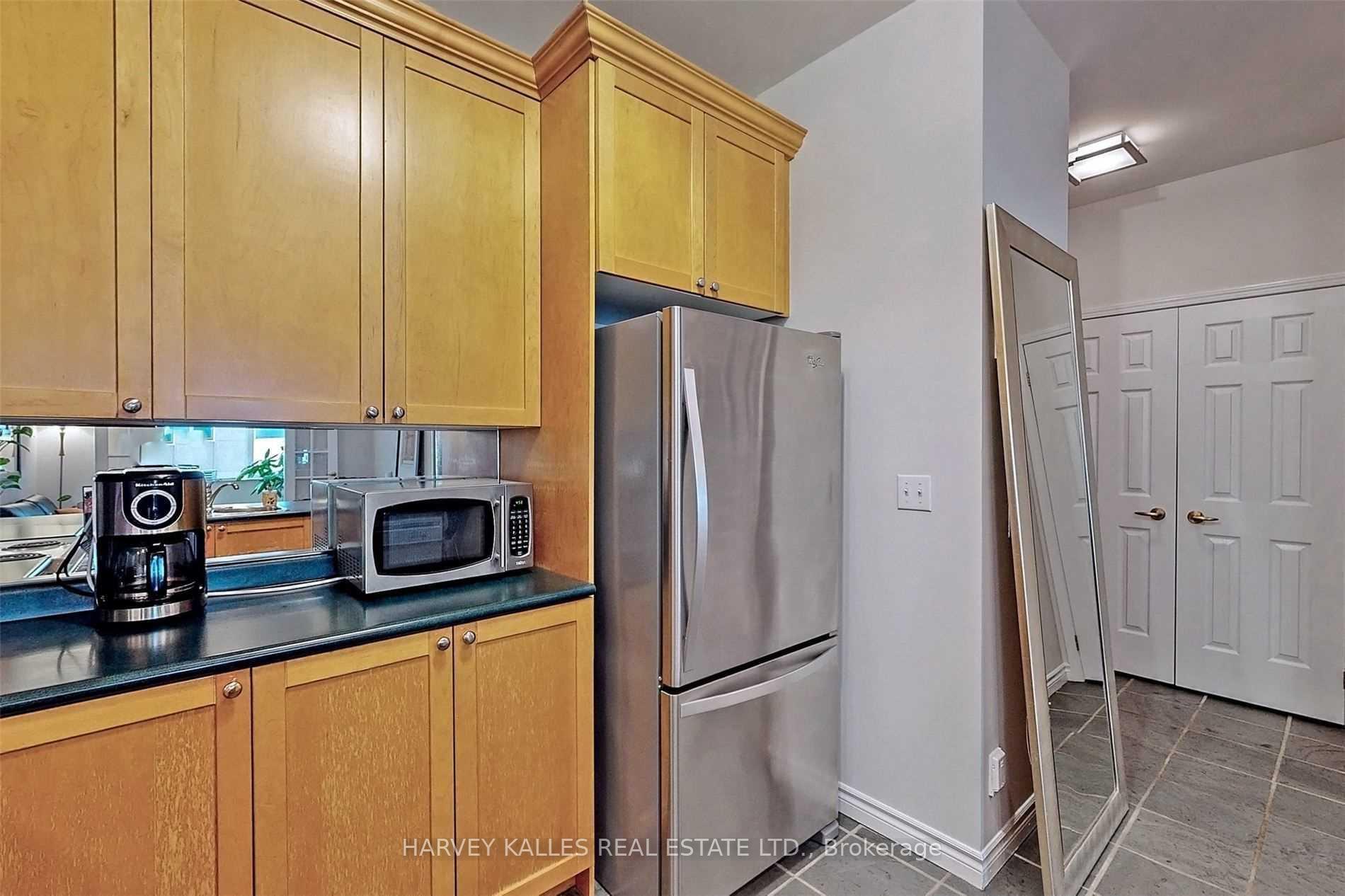 980 Yonge Street 214