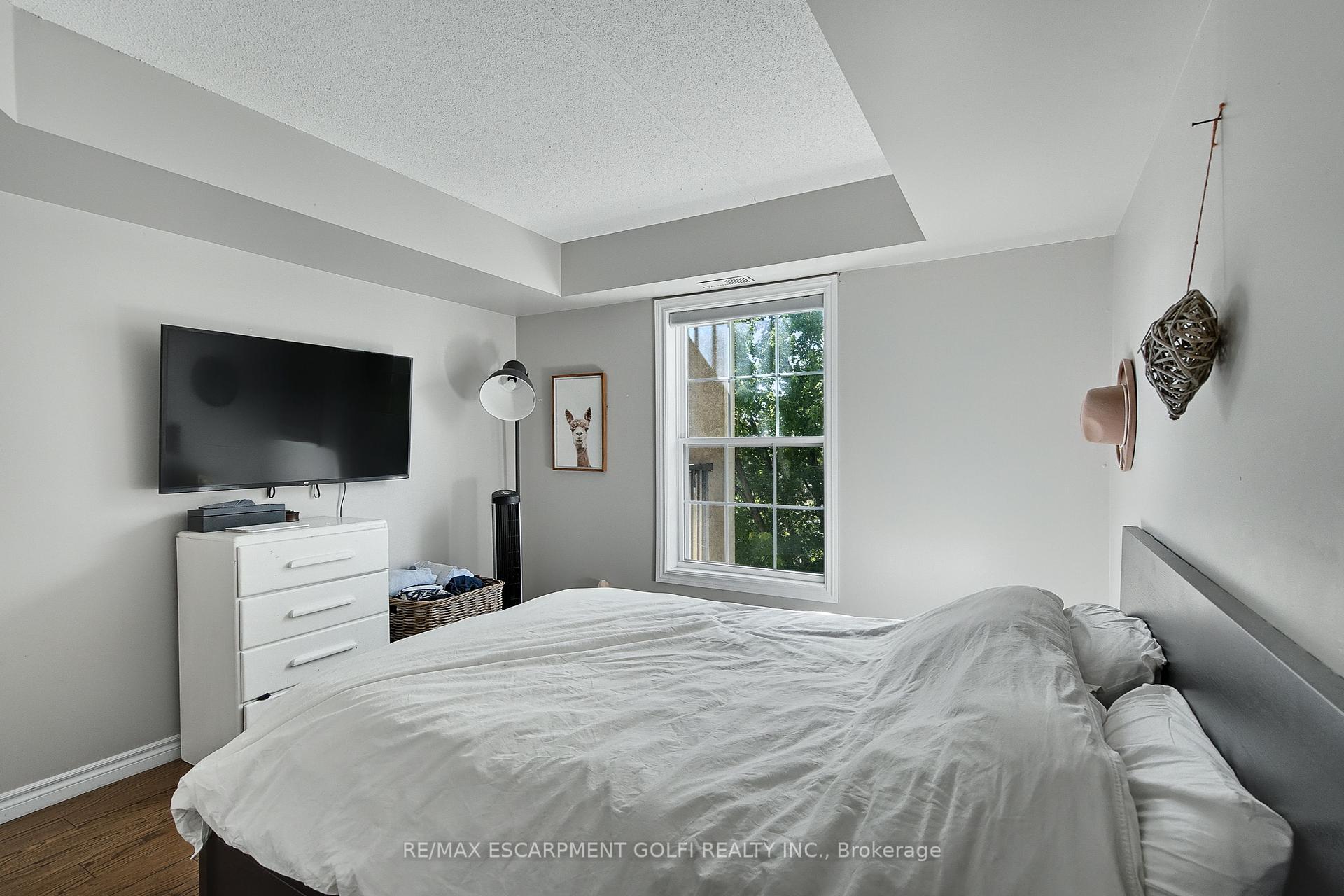 1 Bedroom Condo at 1451 Walker’s, Burlington For sale