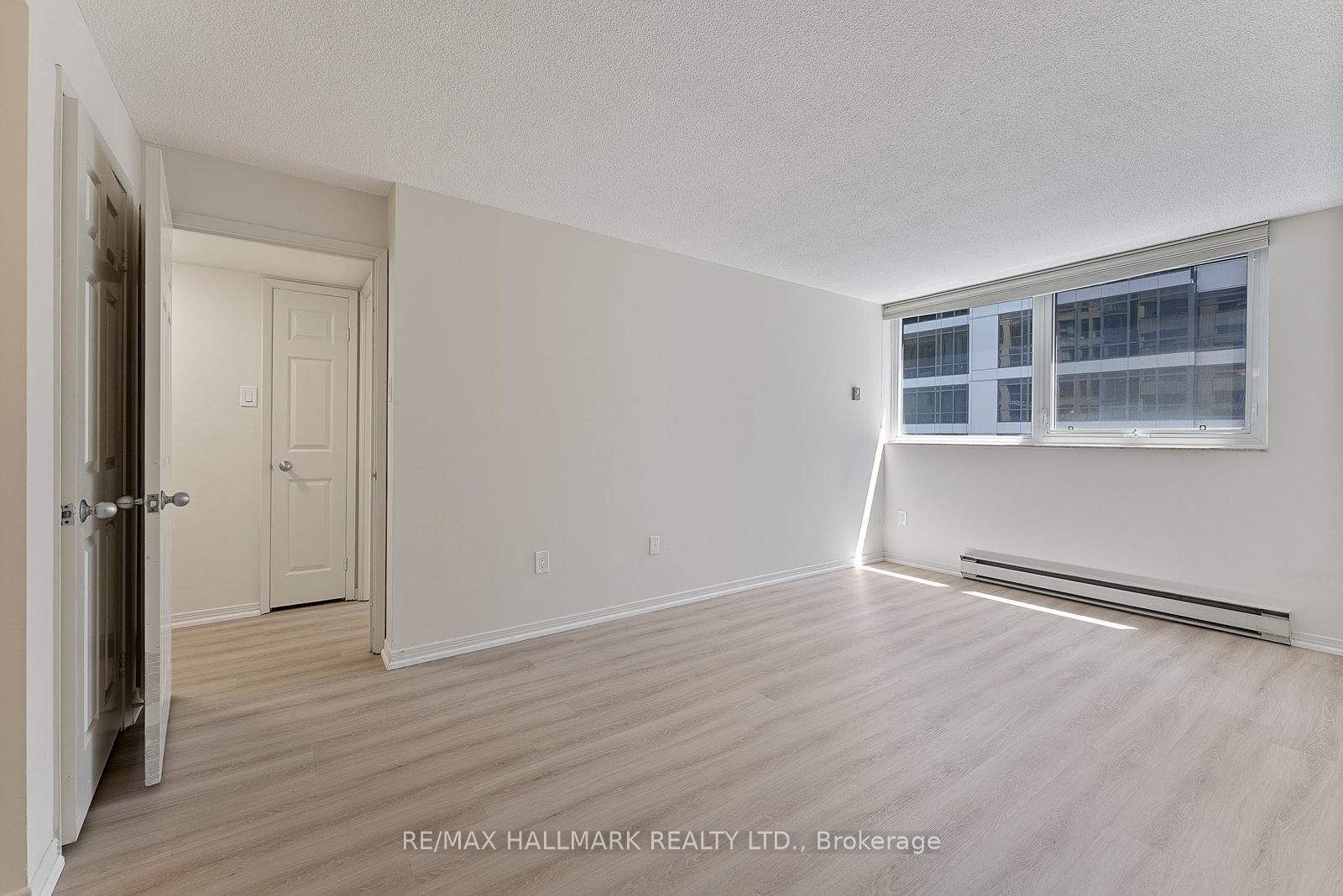 3 Bedrooms Condo at 360 Bloor, Toronto For sale