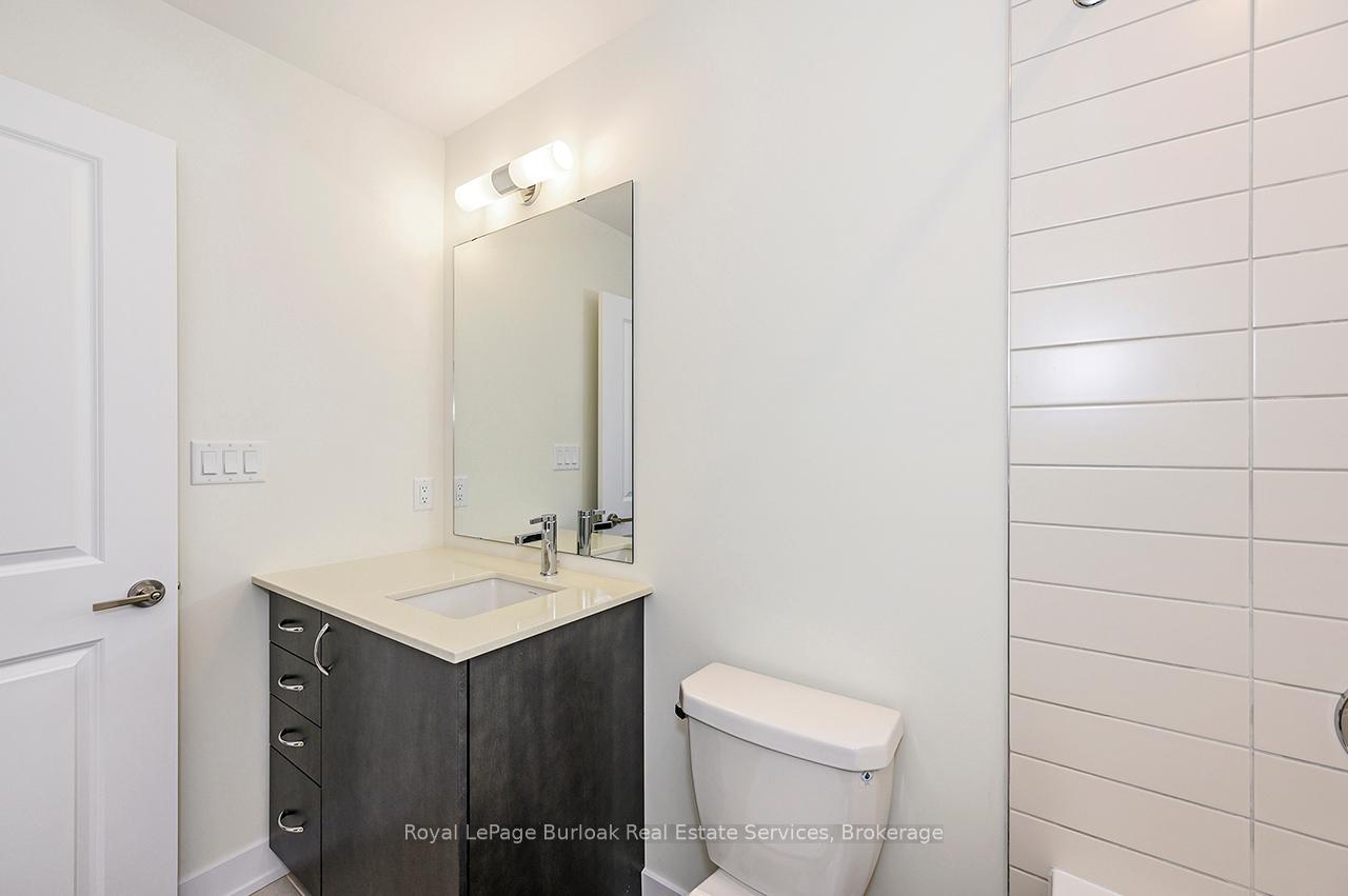4 Bedrooms Condo at 2184 Postmaster,  Oakville For sale
