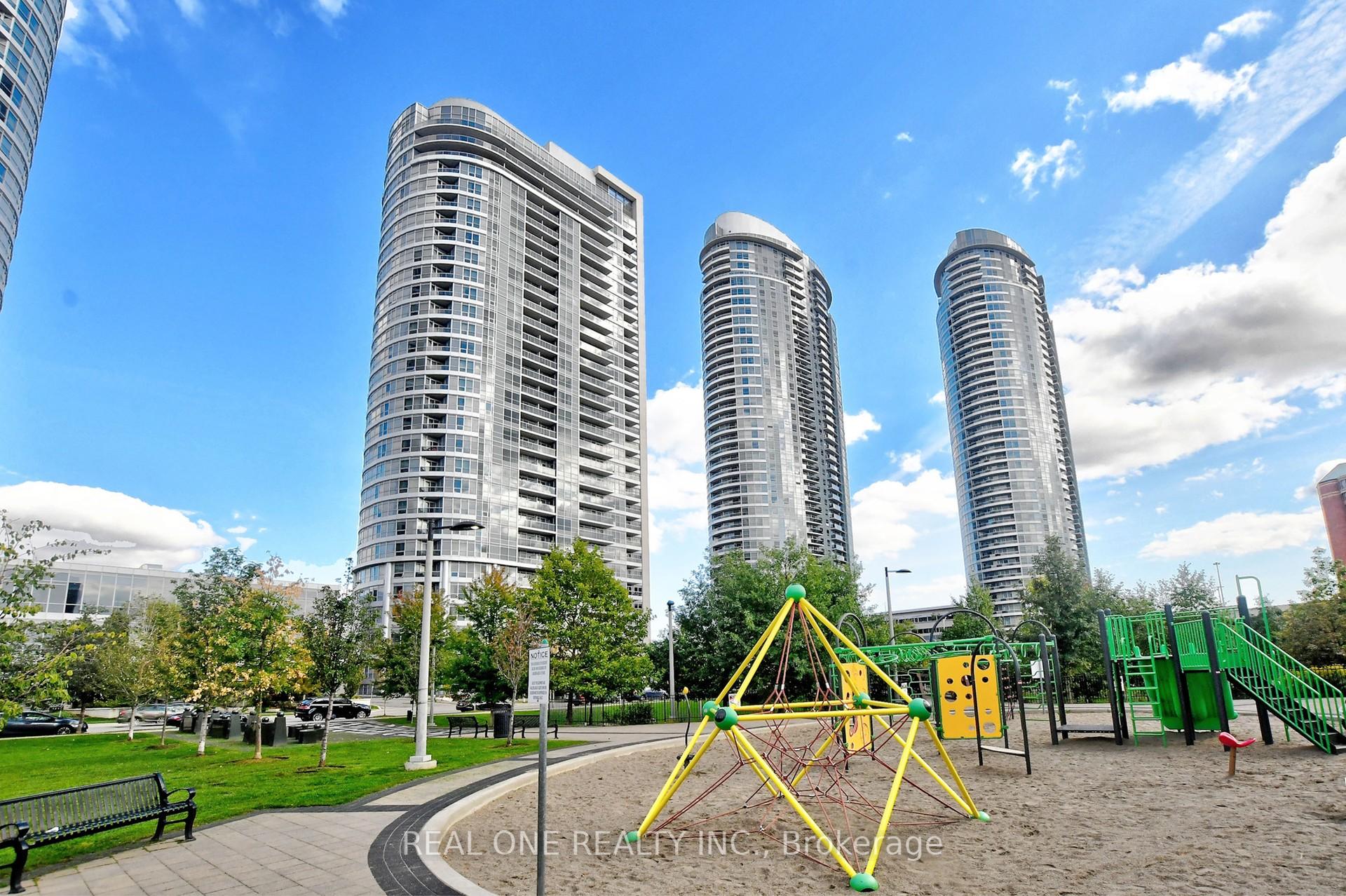 3 Bedrooms Condo at 151 Village Green, Toronto For sale