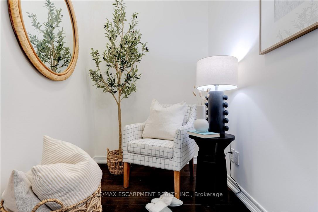 1 Bedroom Condo at 457 Plains, Burlington For sale