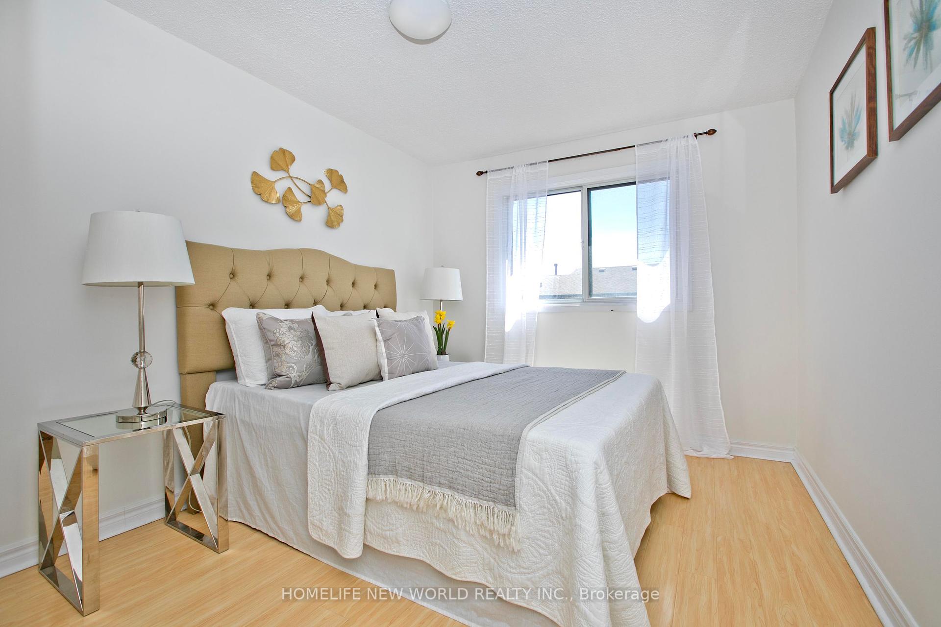 4 Bedrooms Condo at 24 Fundy Bay,  Toronto For sale