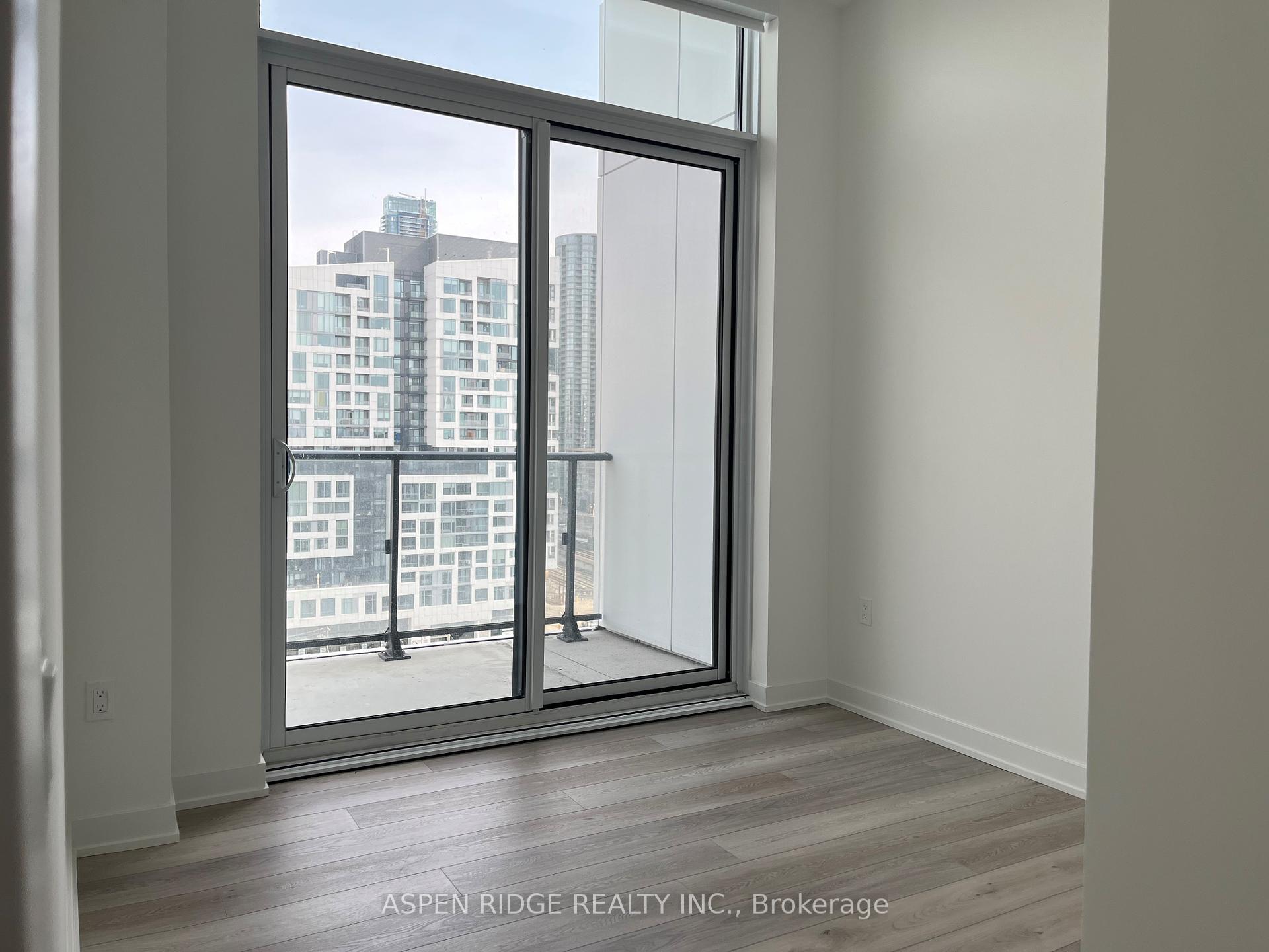 3 Bedrooms Condo at 9 TECUMSETH,  Toronto For sale