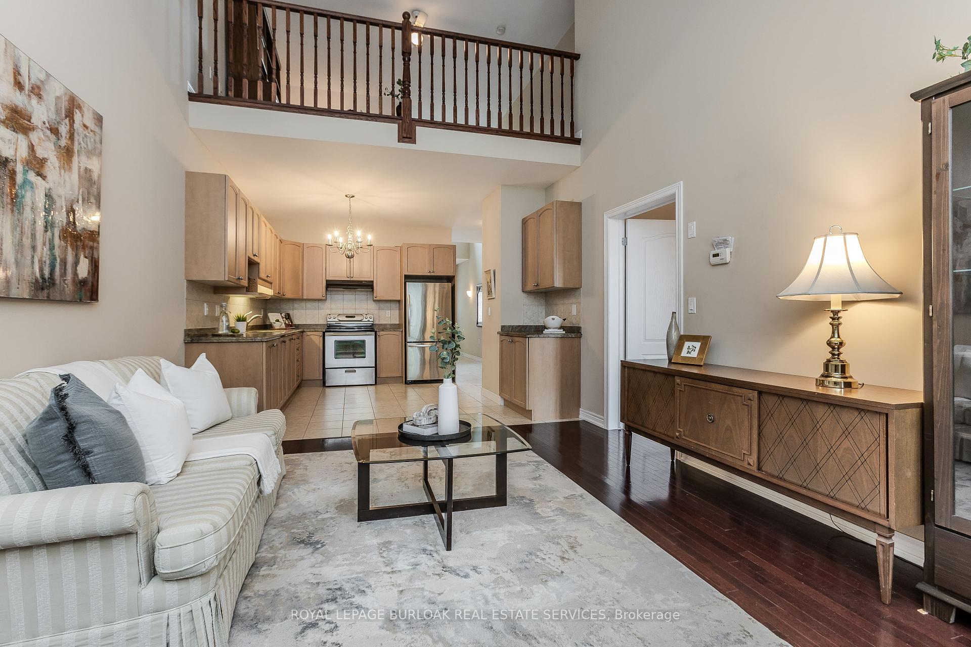 3 Bedrooms Condo at 2125 Itabashi, Burlington For sale