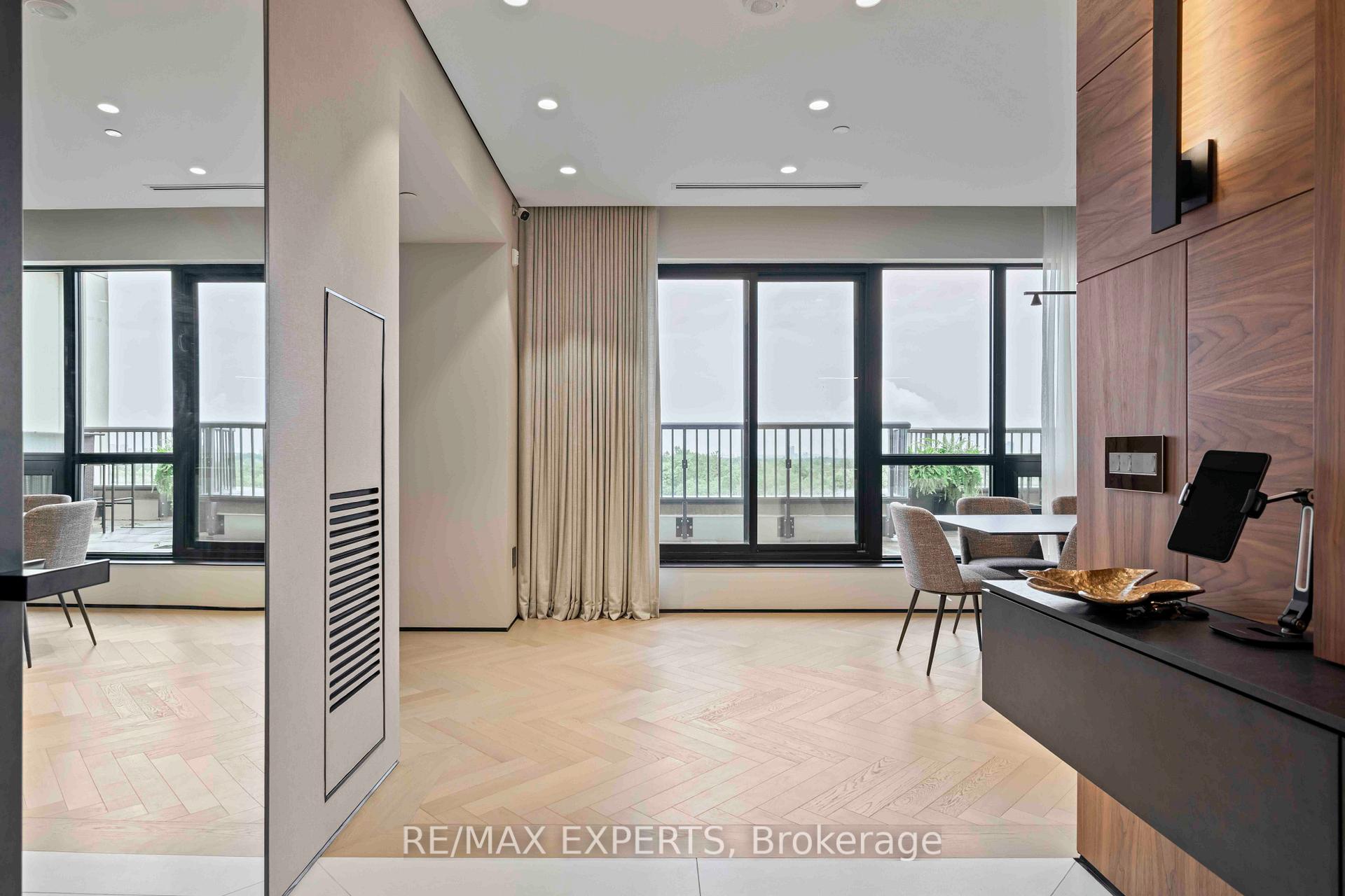 4 Bedrooms Condo at 1700 Avenue, Toronto For sale