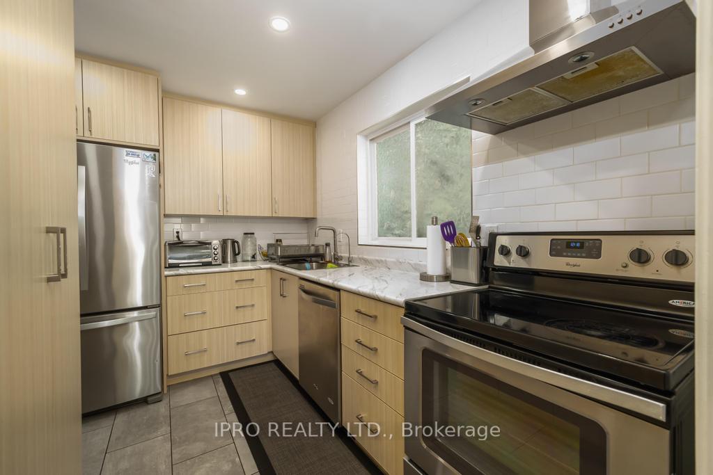 3 Bedrooms Condo at 23 Four Winds, Toronto For sale