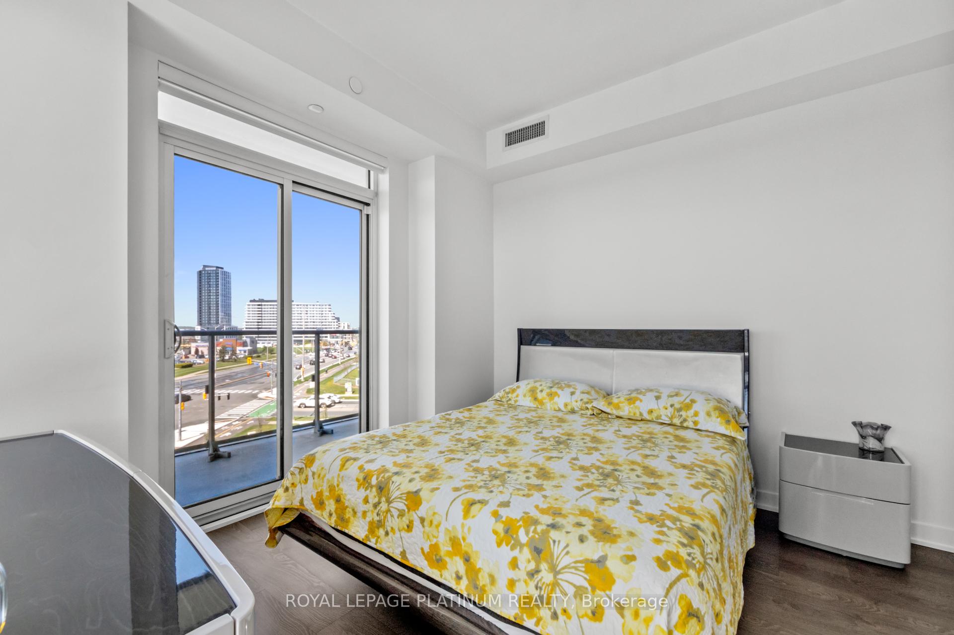 3 Bedrooms Condo at 4699 Glen Erin, Mississauga For sale