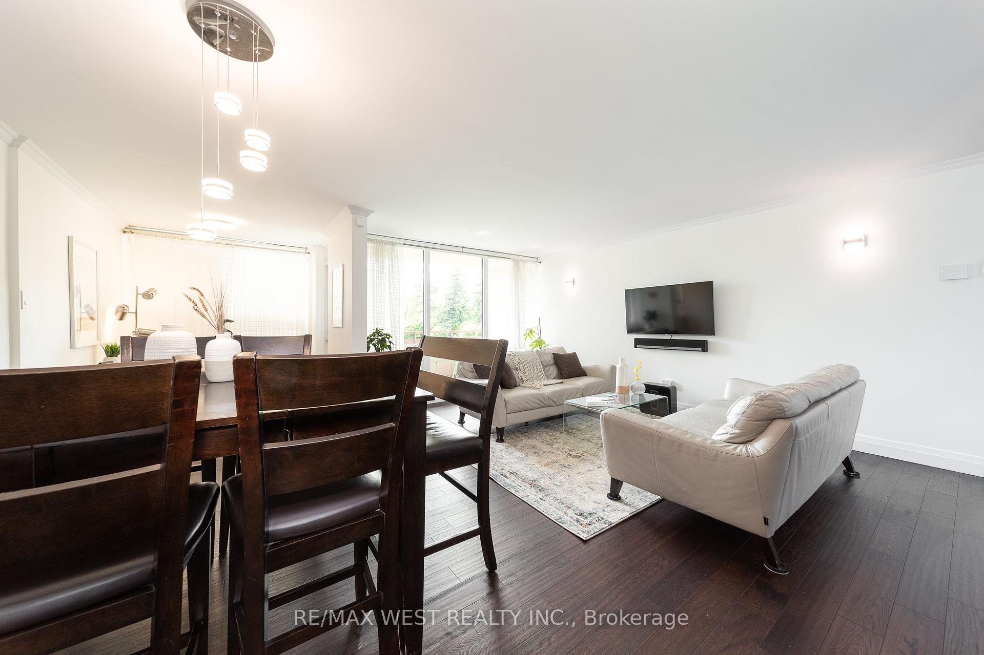 4 Bedrooms Condo at 61 Richview, Toronto For sale