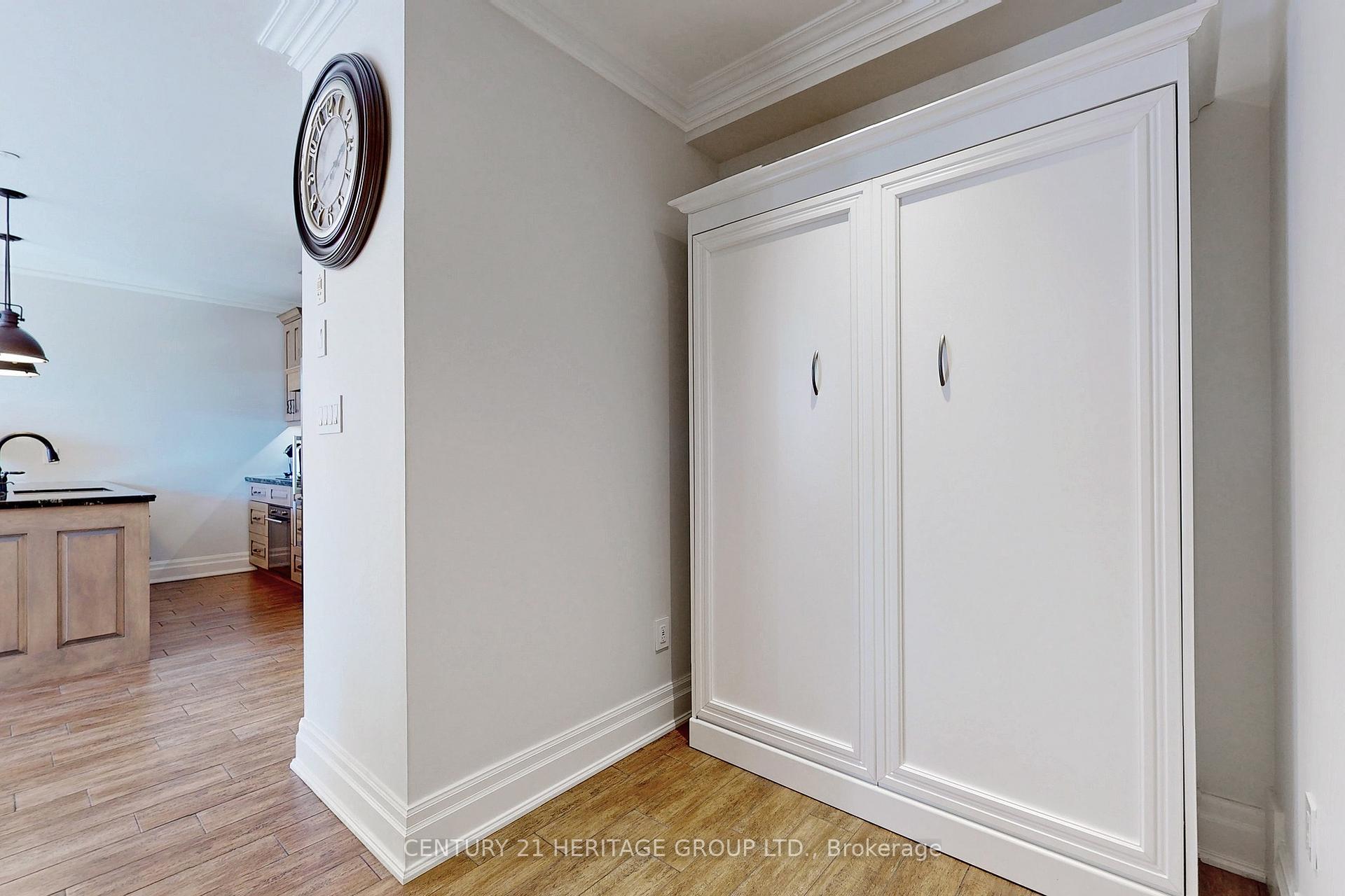 2 Bedrooms Condo at 397 King,  Hamilton For sale