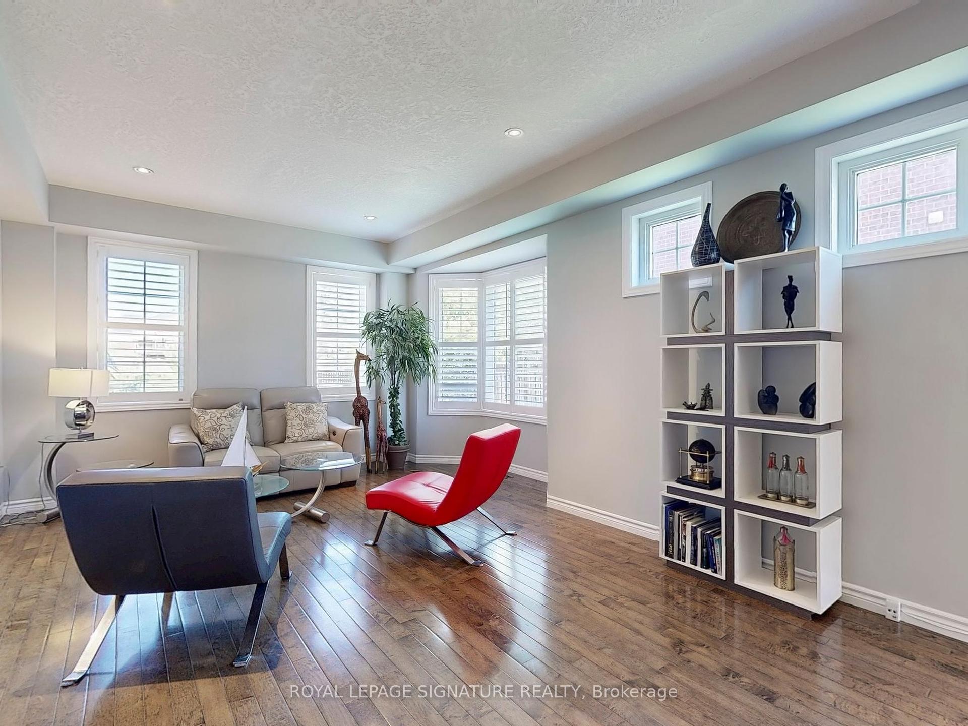 3 Bedrooms Condo at 99 Panabaker, Hamilton For sale