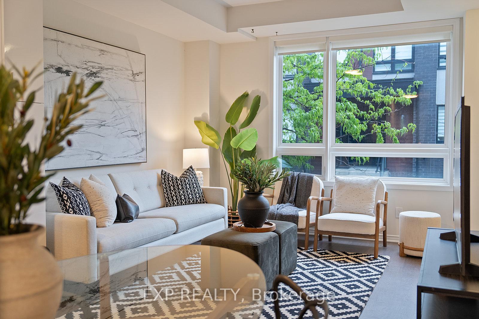 2 Bedrooms Condo at 1100 Briar Hill, Toronto For sale