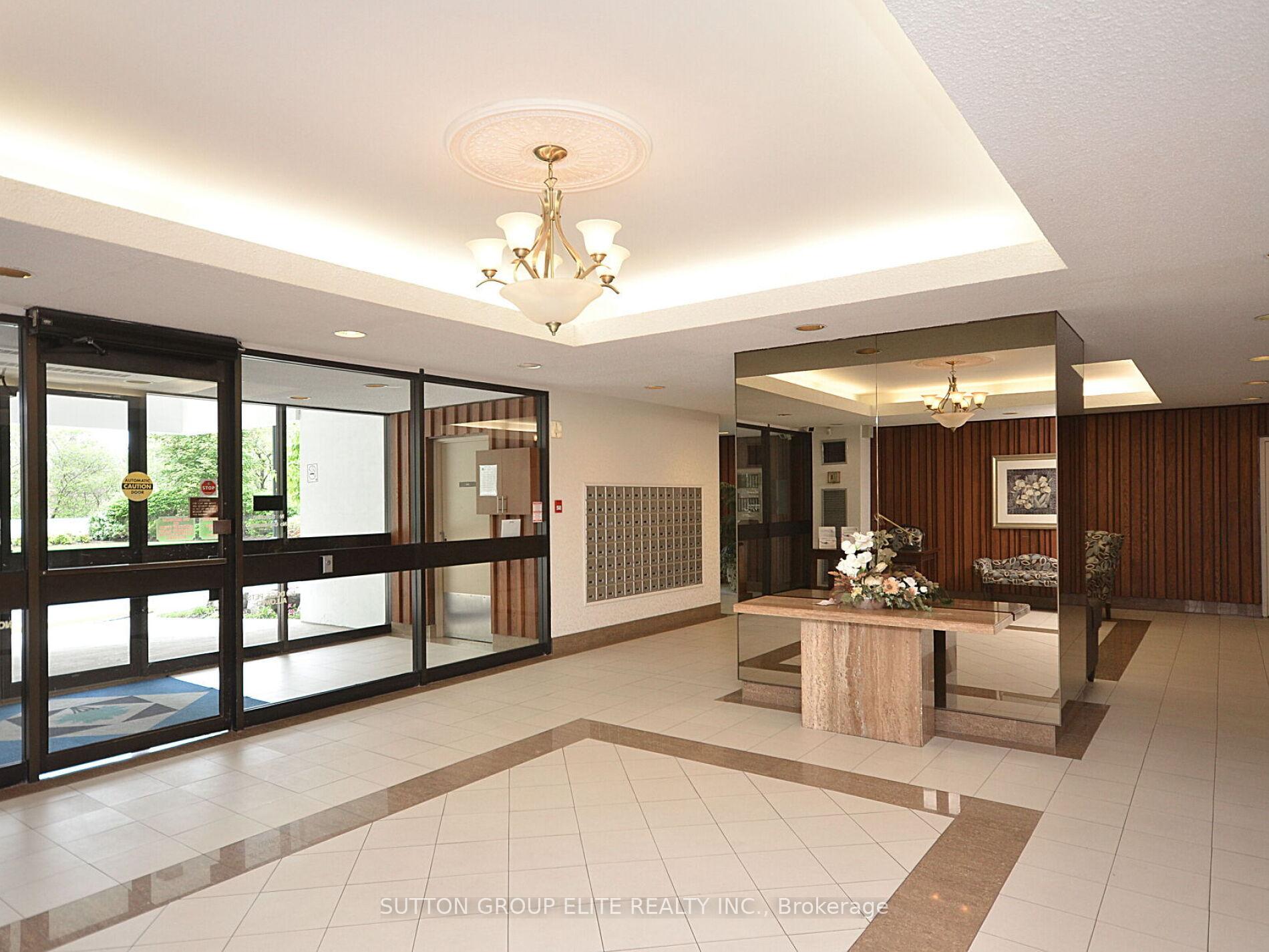2 Bedrooms Condo at 50 Elm, Mississauga For sale