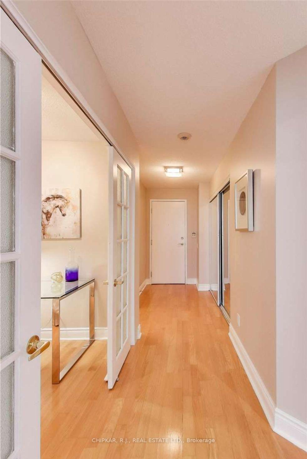 3 Bedrooms Condo at 15 Northtown,  Toronto For sale
