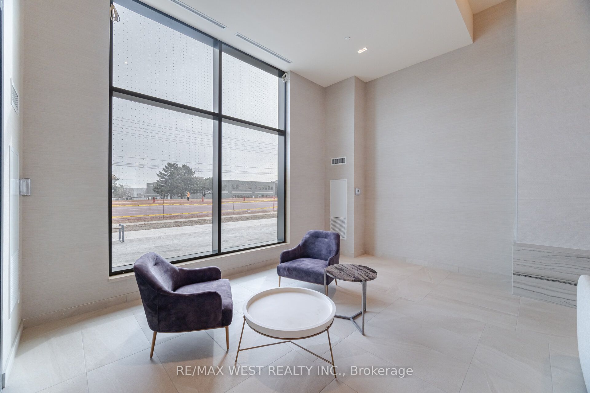 8960 Jane Street, #2201