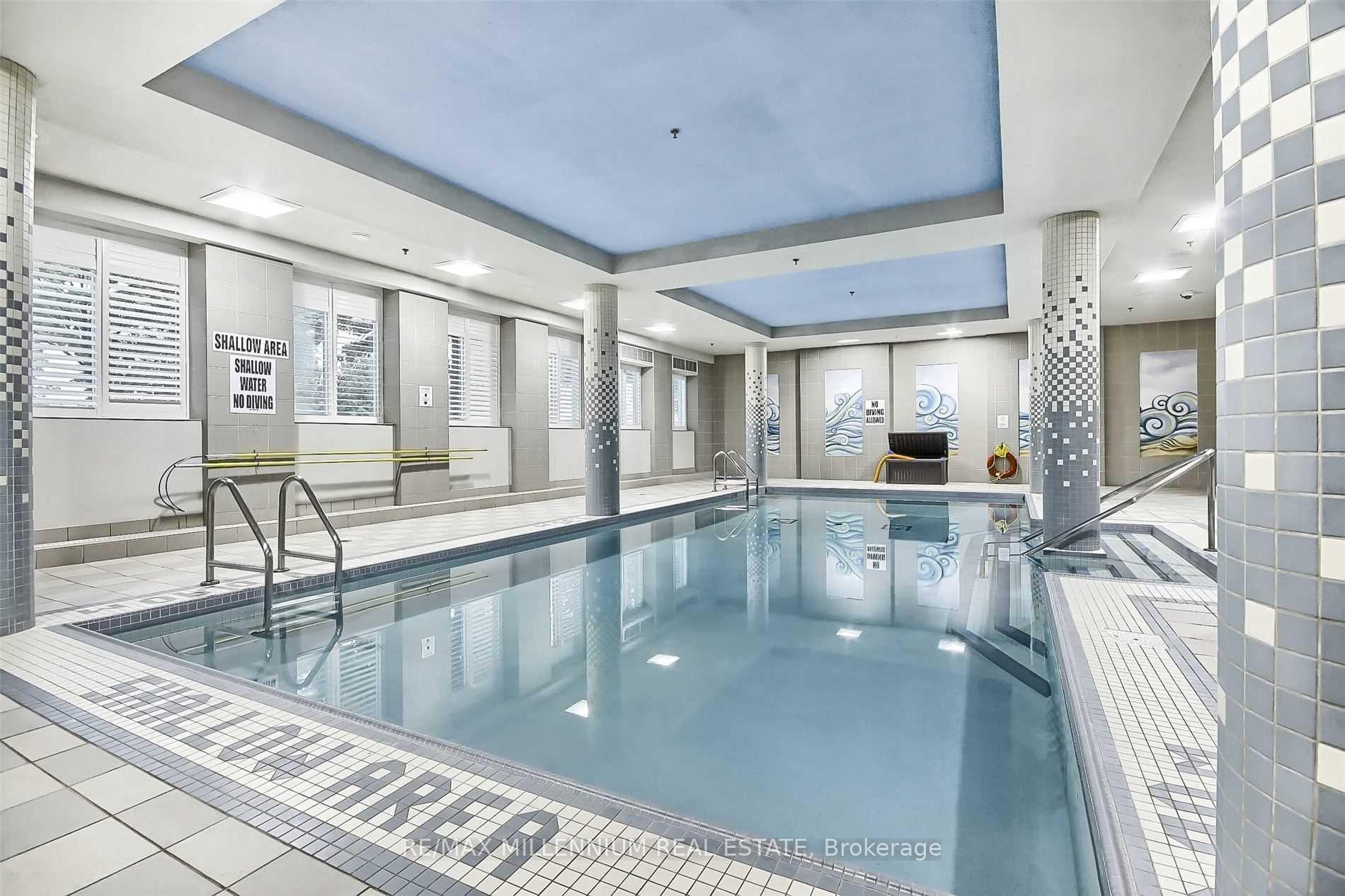 2 Bedrooms Condo at 125 Omni, Toronto For sale