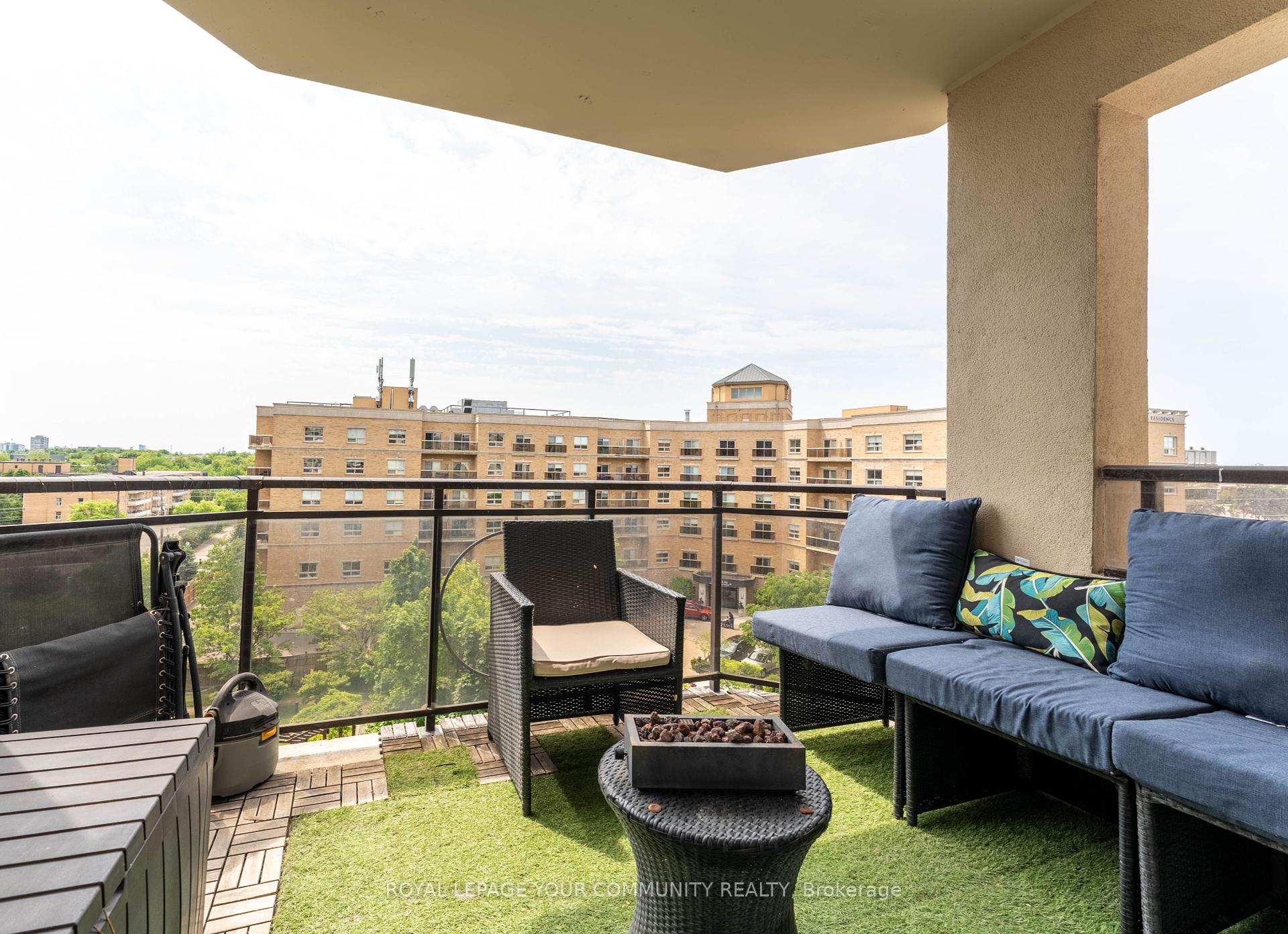3 Bedrooms Condo at 1 Maison Parc, Vaughan For sale