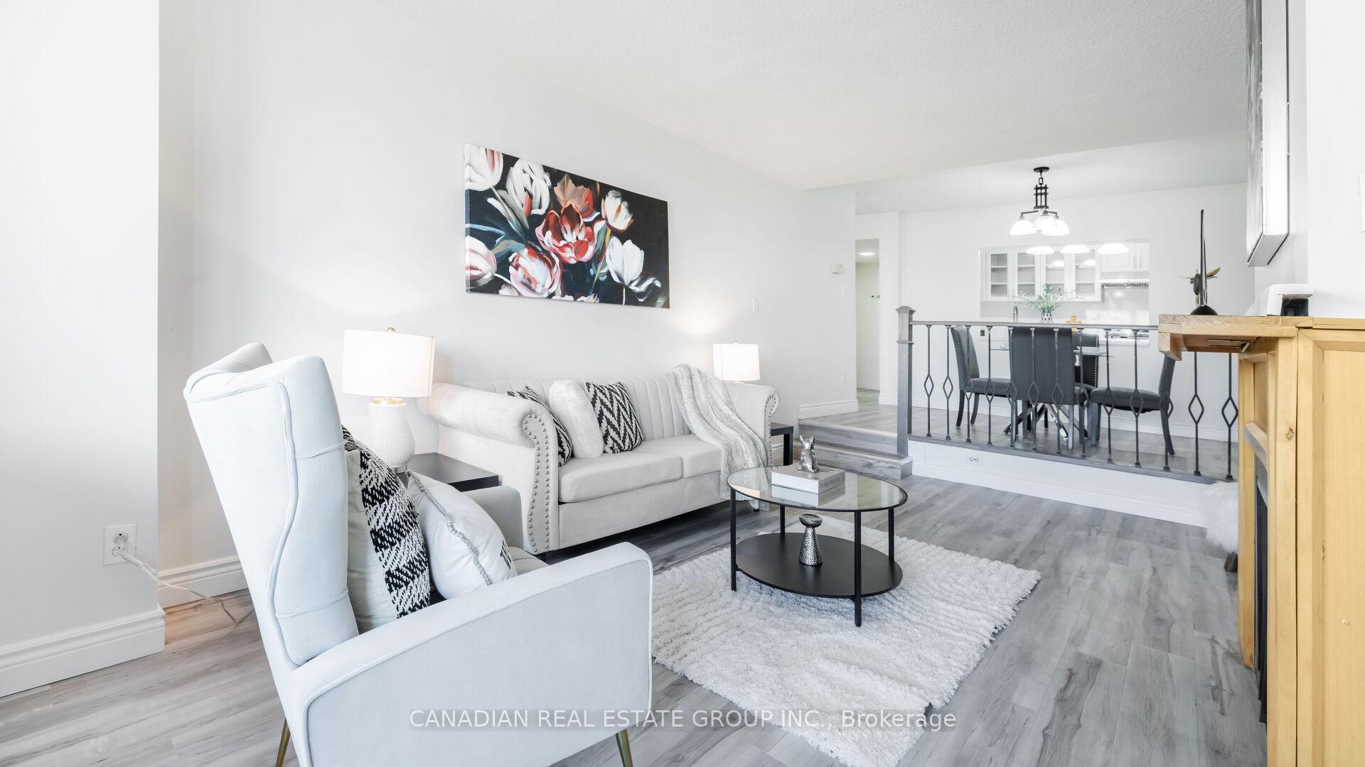 3 Bedrooms Condo at 20 Speers, Oakville For sale