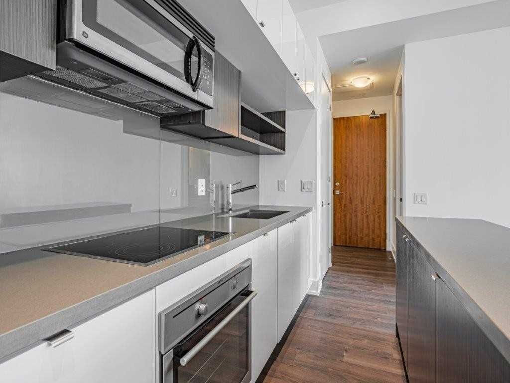 111 St Clair Avenue W 419